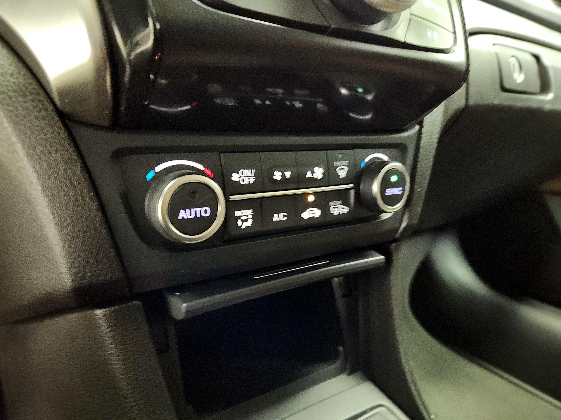 Thumbnail: 2020 Acura ILX - 16