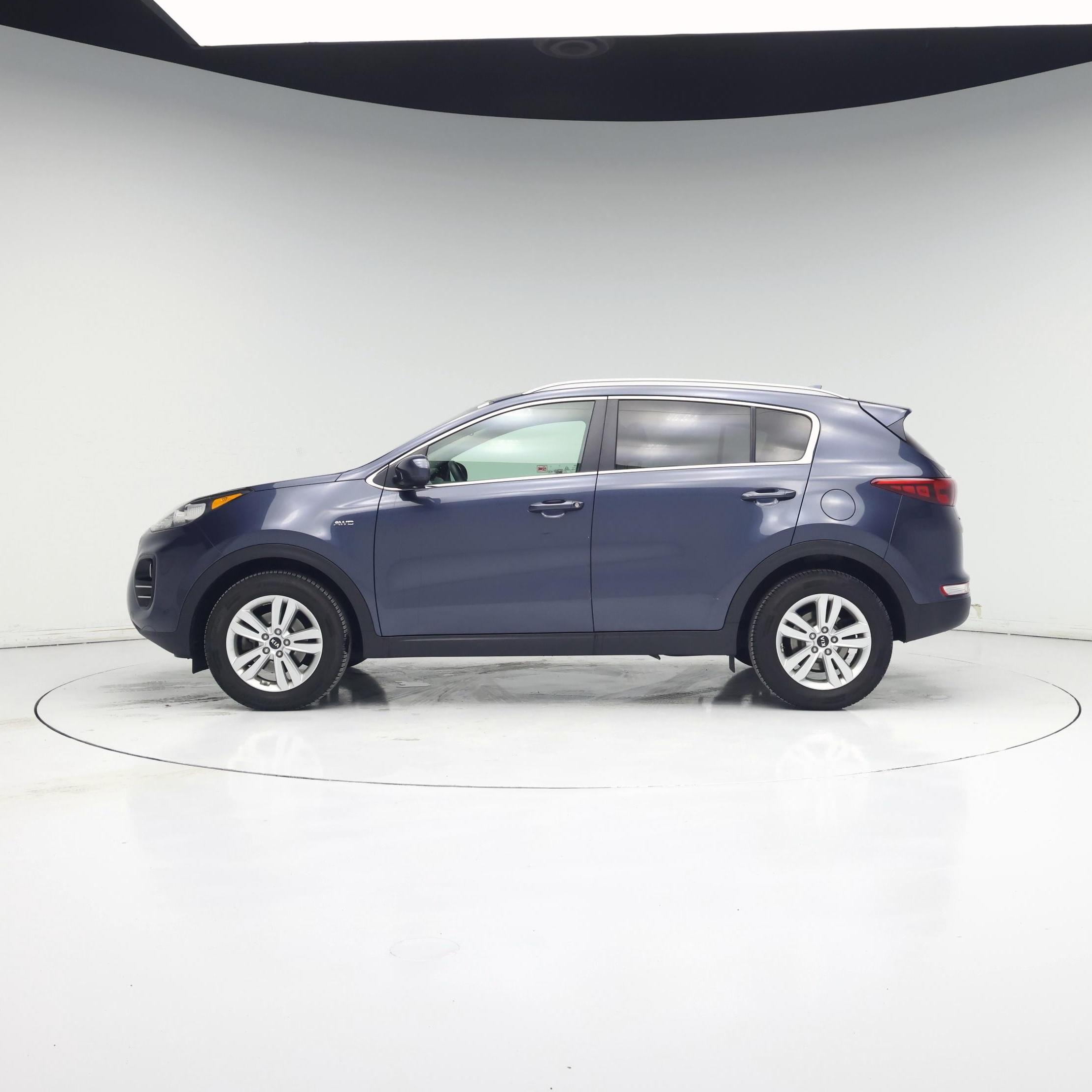 Thumbnail: 2017 Kia Sportage - 3