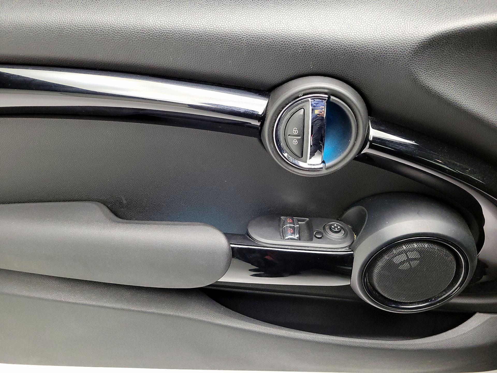 Thumbnail: 2019 MINI Cooper Hardtop - 12