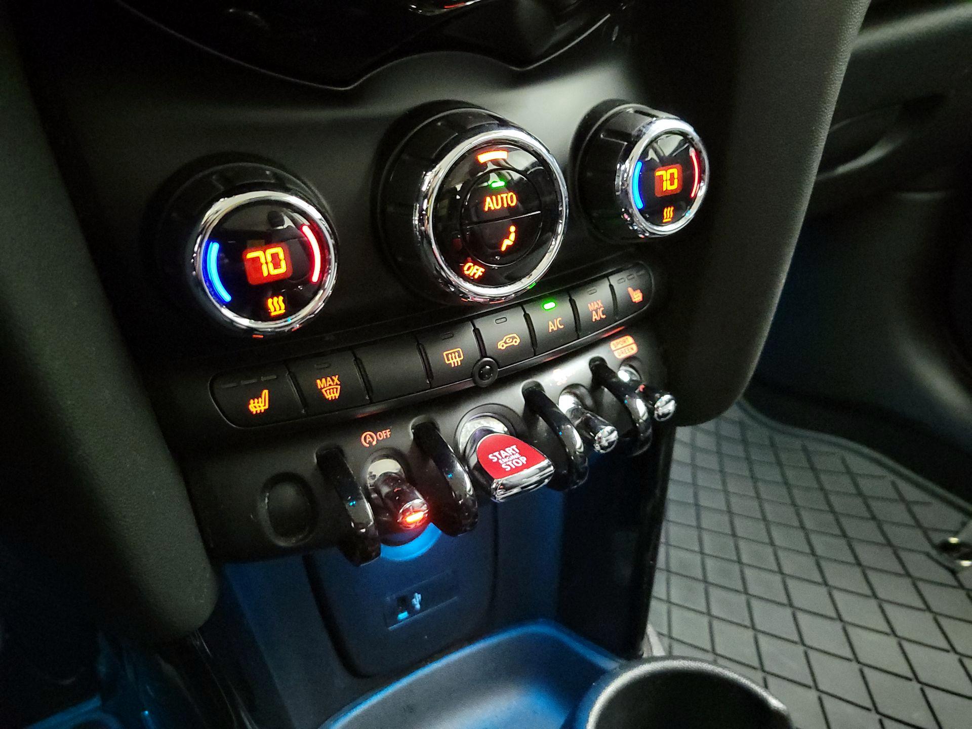 Thumbnail: 2019 MINI Cooper Hardtop - 15