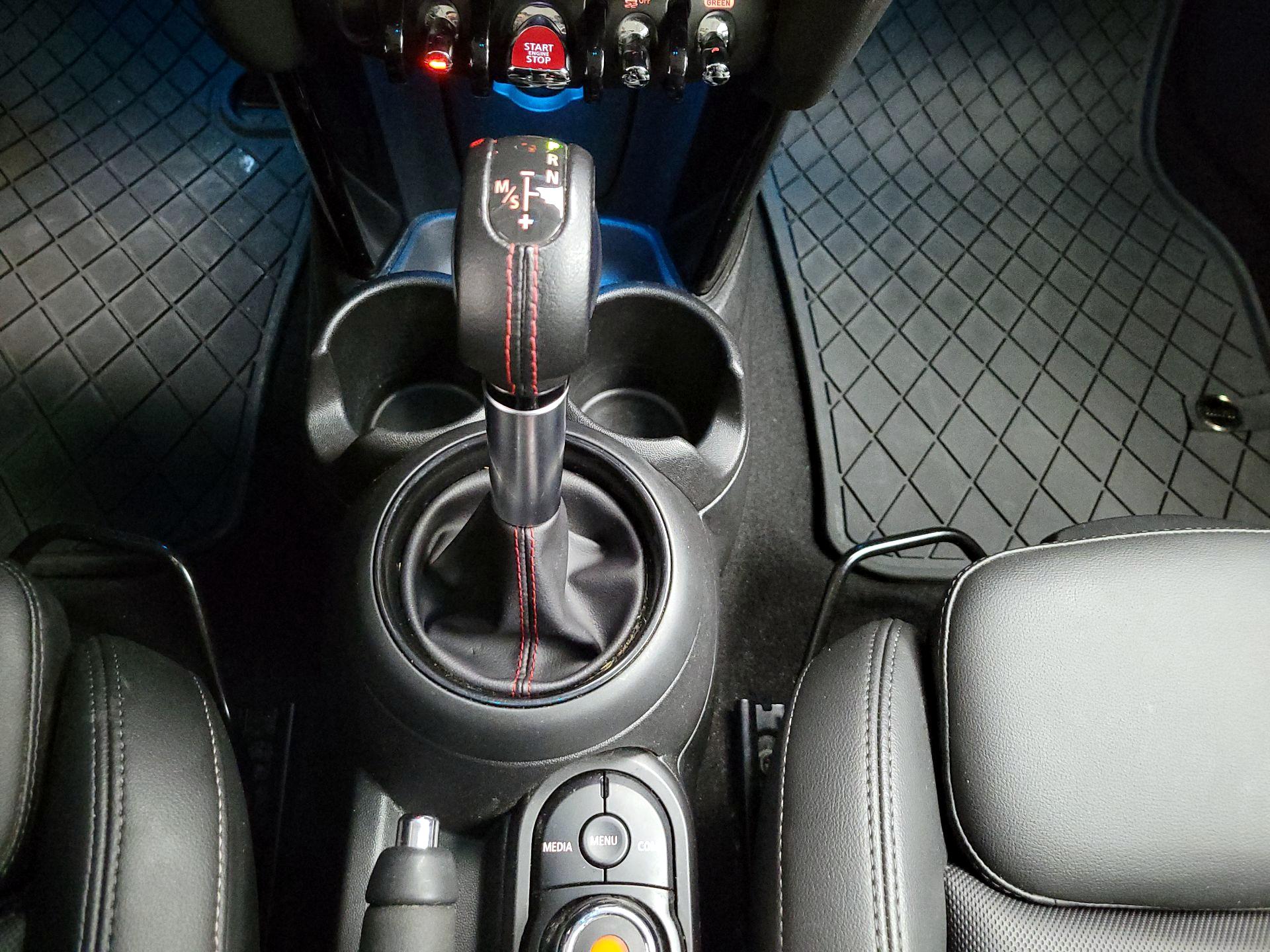 Thumbnail: 2019 MINI Cooper Hardtop - 16