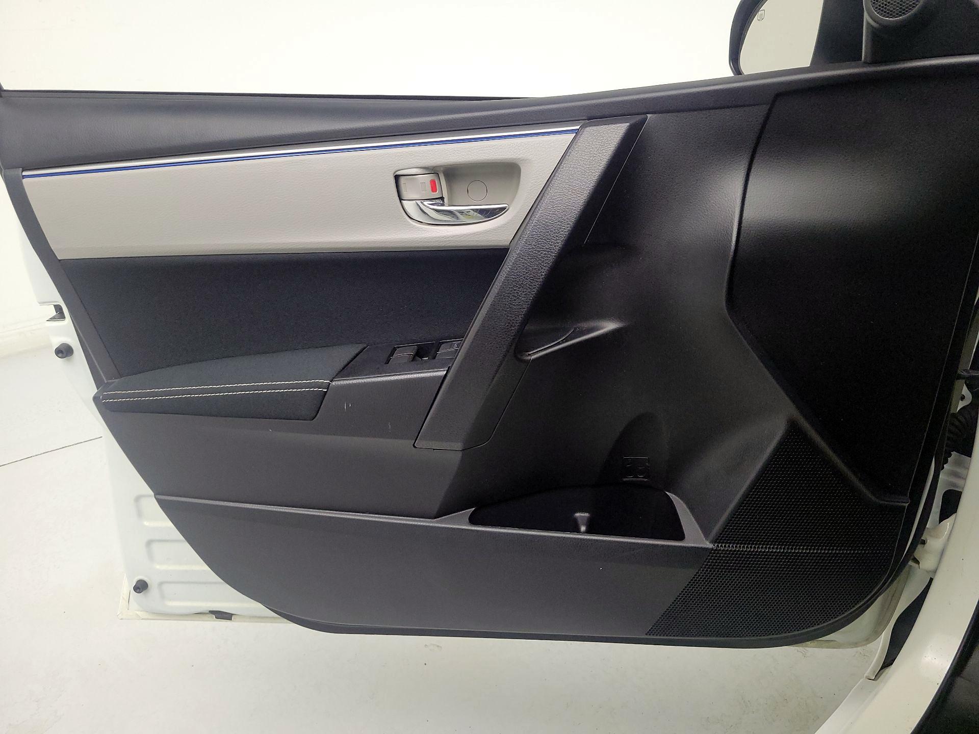 Thumbnail: 2016 Toyota Corolla - 12