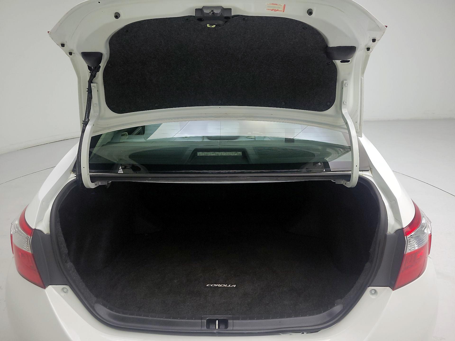 Thumbnail: 2016 Toyota Corolla - 18