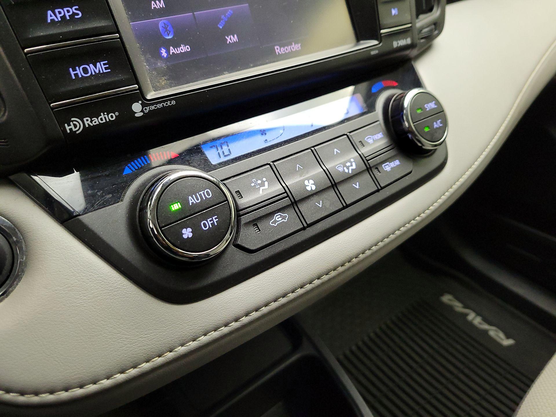 Thumbnail: 2018 Toyota RAV4 - 16