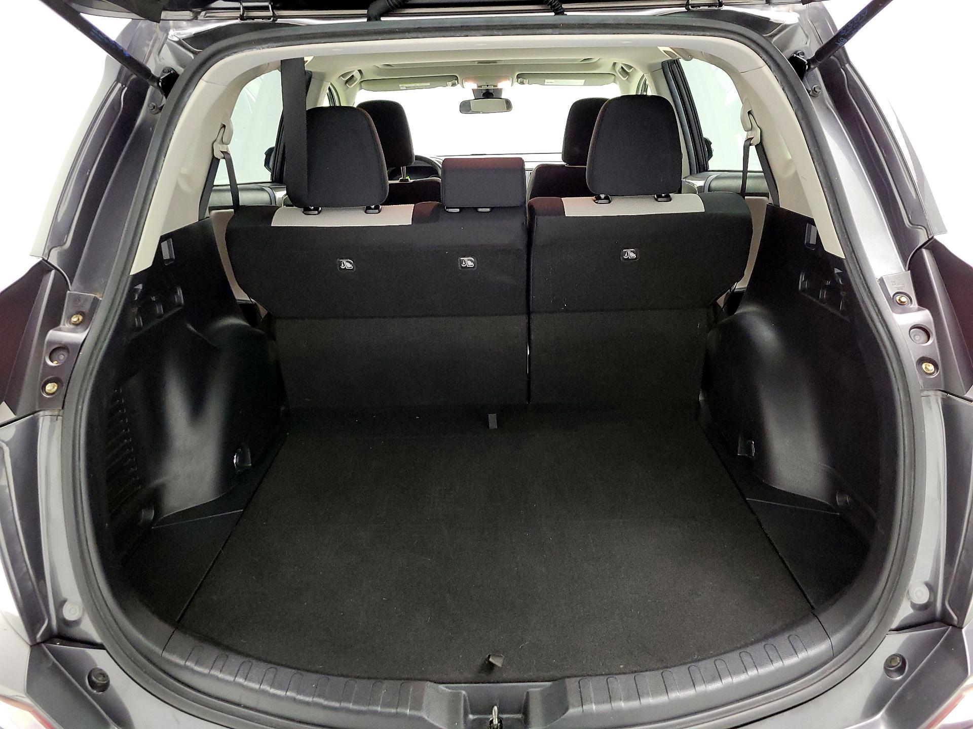 Thumbnail: 2018 Toyota RAV4 - 20