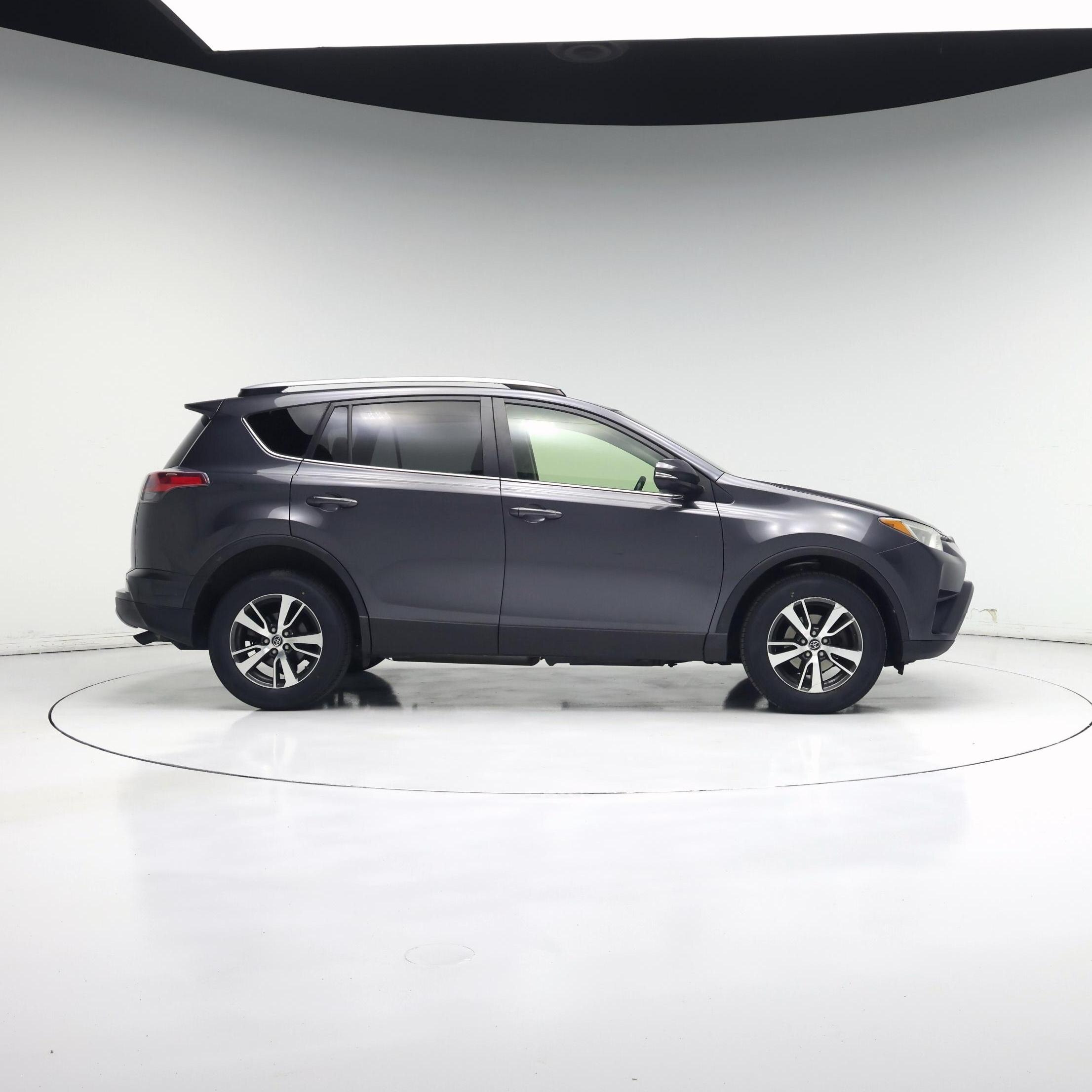 Thumbnail: 2018 Toyota RAV4 - 7