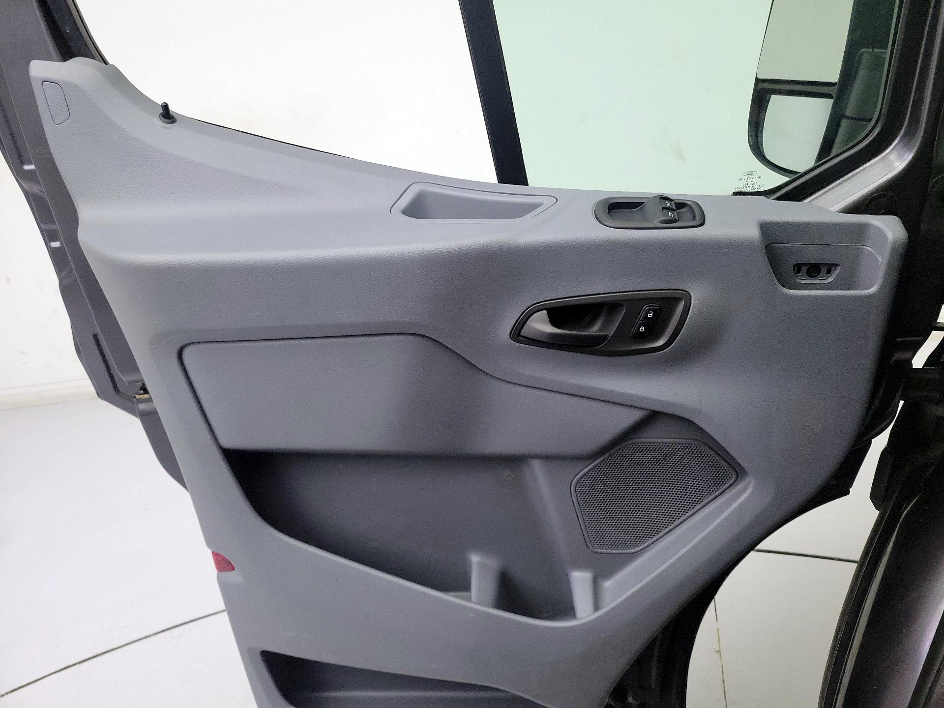 Thumbnail: 2019 Ford Transit Series - 12