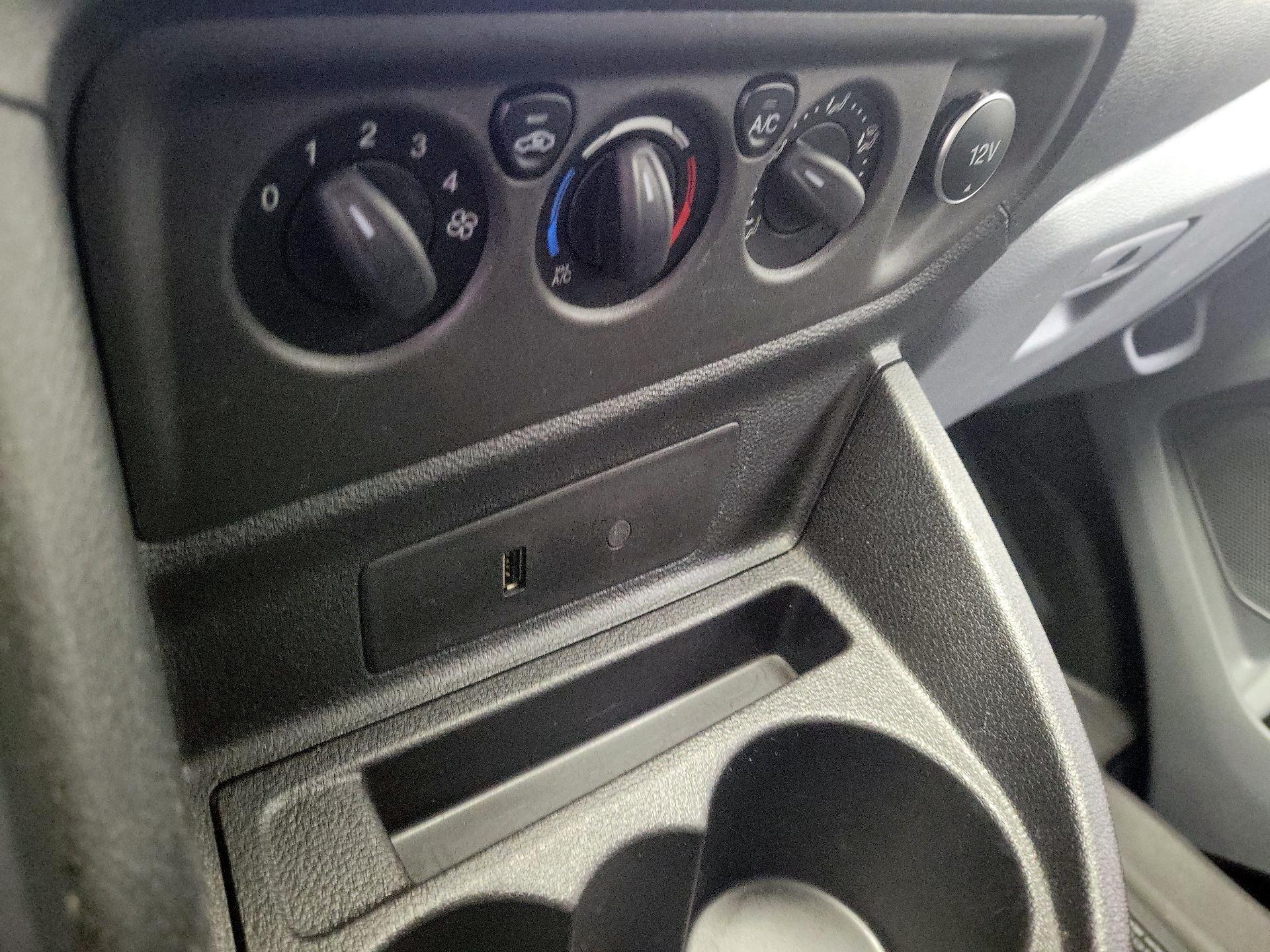 Thumbnail: 2019 Ford Transit Series - 17