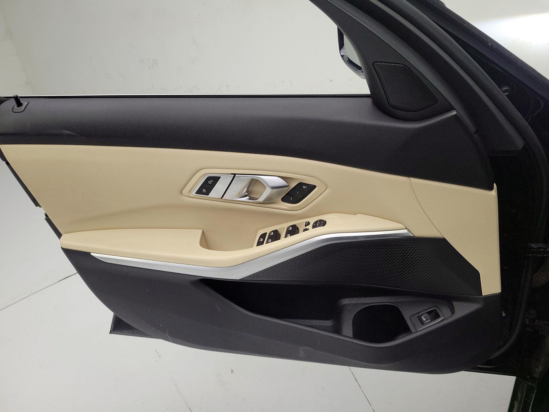 Thumbnail: 2020 BMW 3 Series - 12