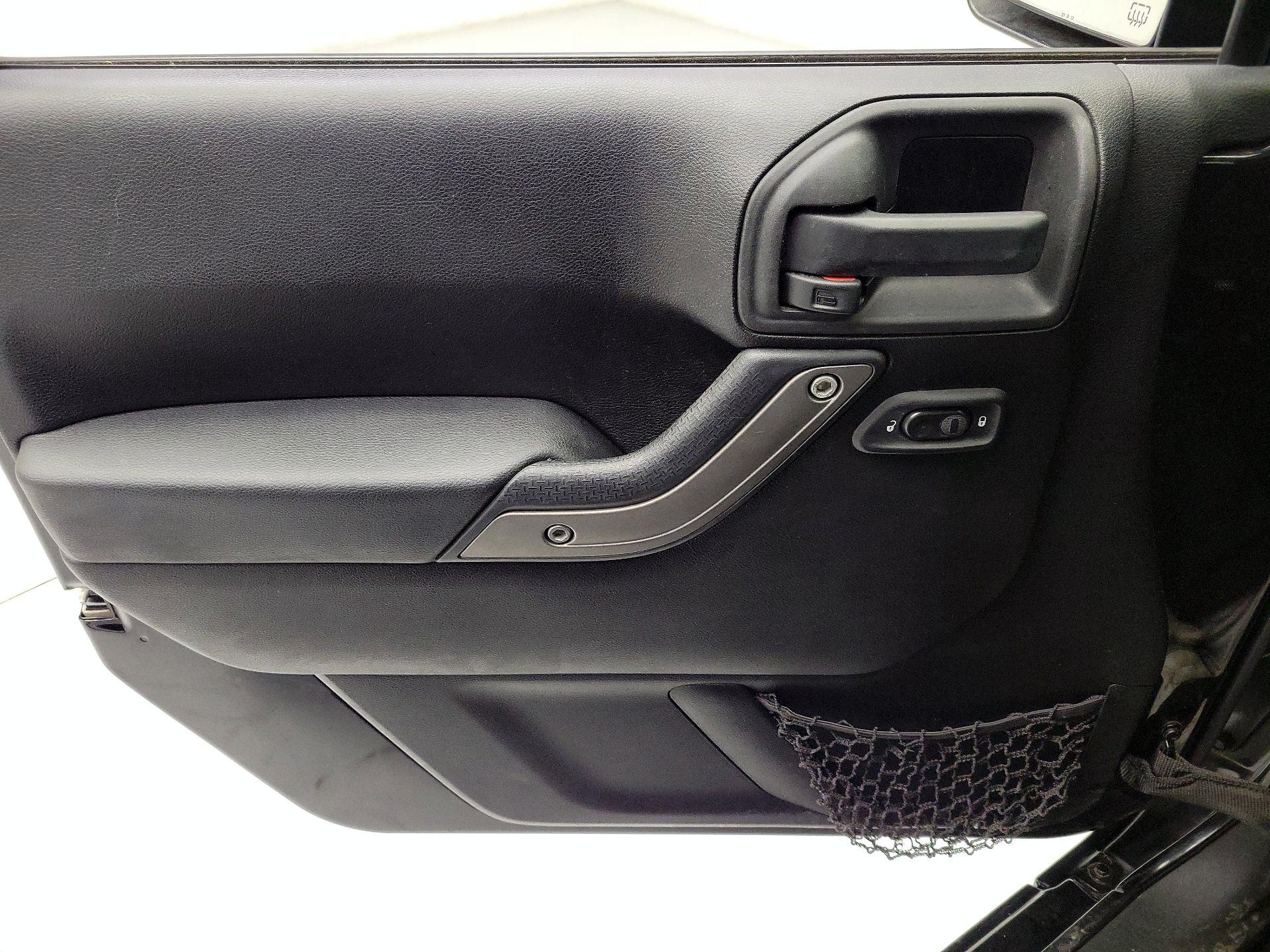 Thumbnail: 2014 Jeep Wrangler - 12