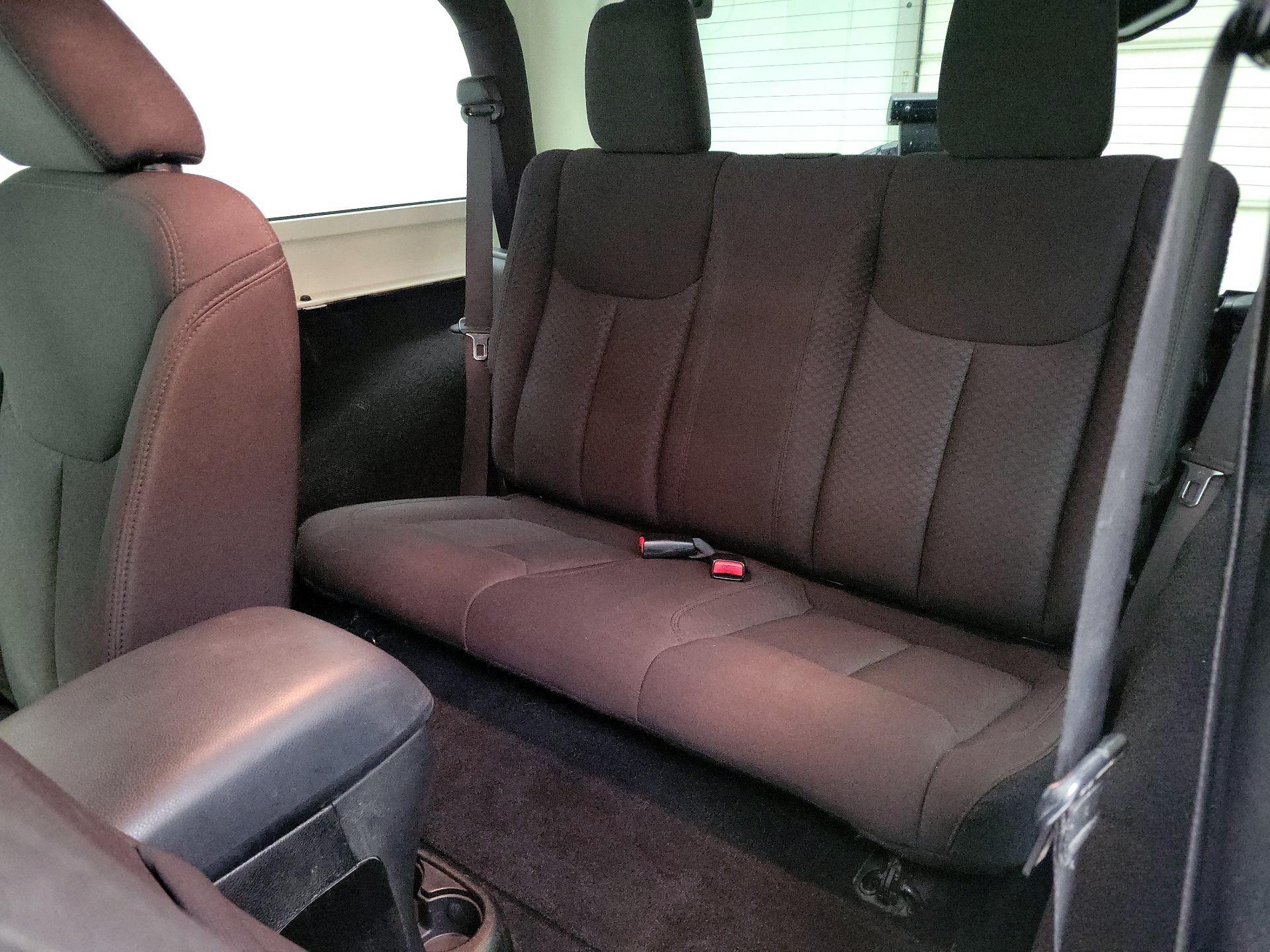 Thumbnail: 2014 Jeep Wrangler - 16