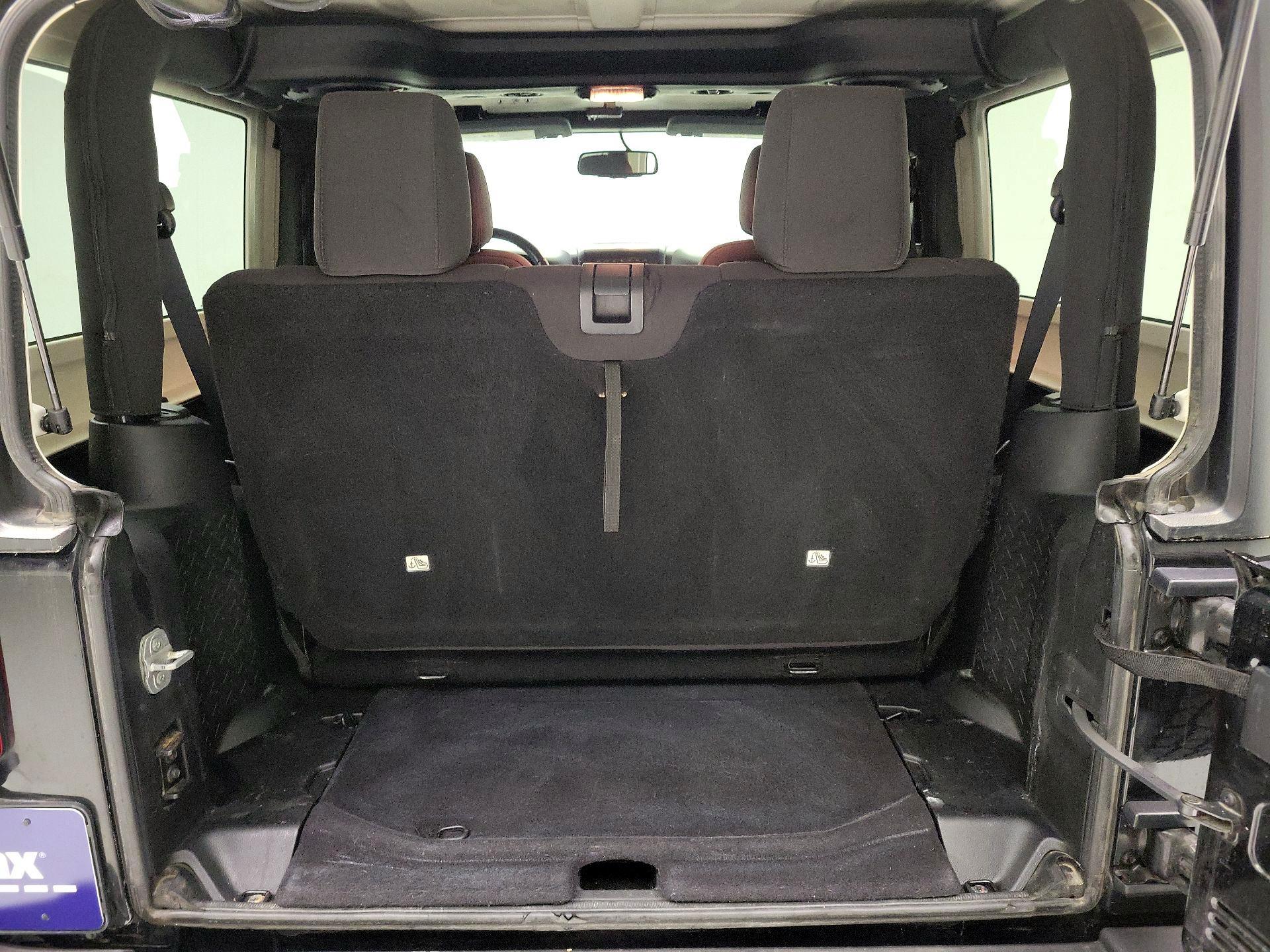 Thumbnail: 2014 Jeep Wrangler - 17