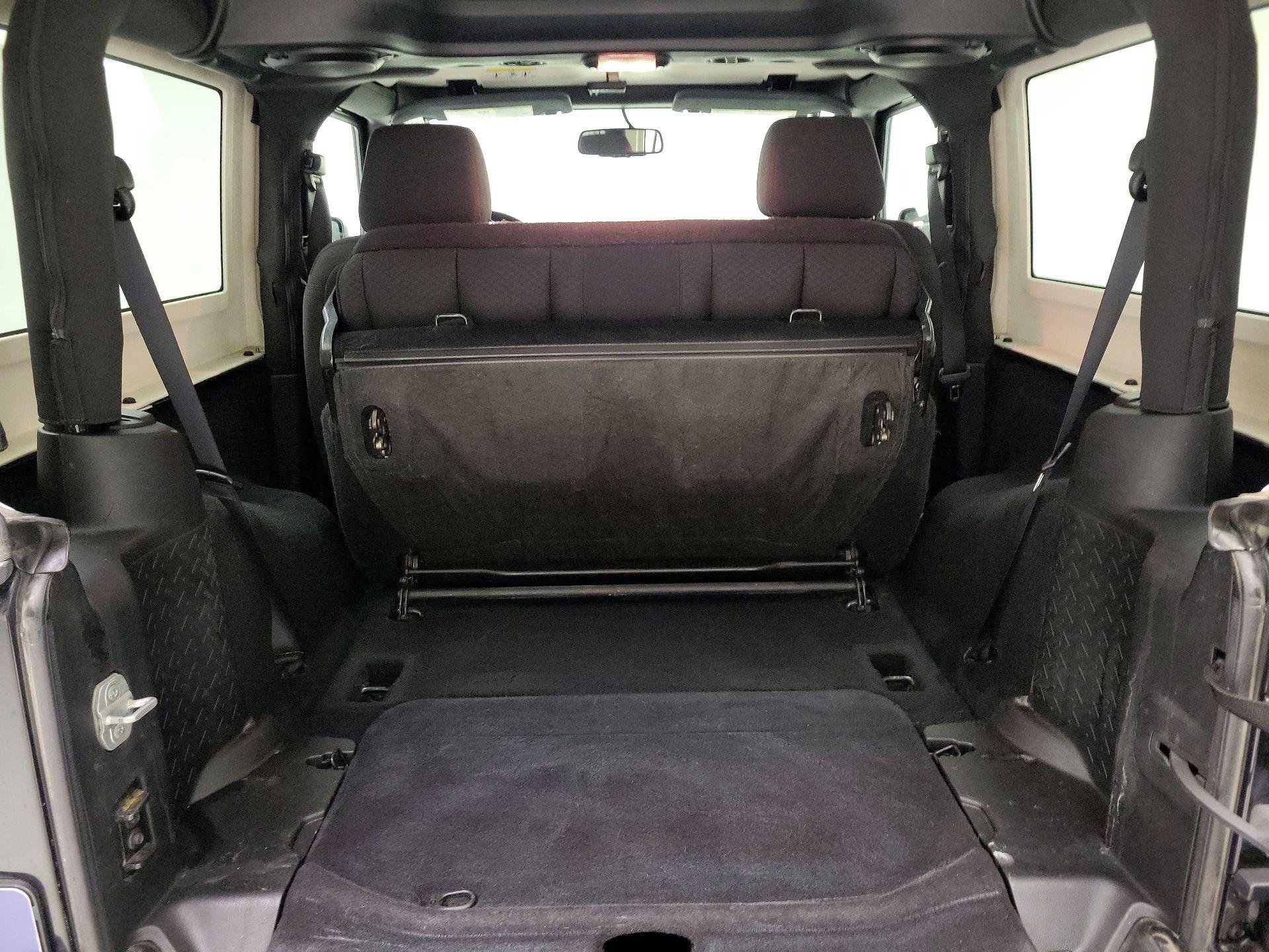 Thumbnail: 2014 Jeep Wrangler - 18