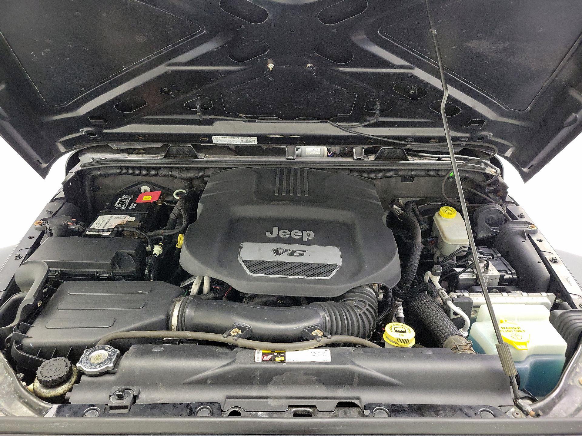 Thumbnail: 2014 Jeep Wrangler - 19