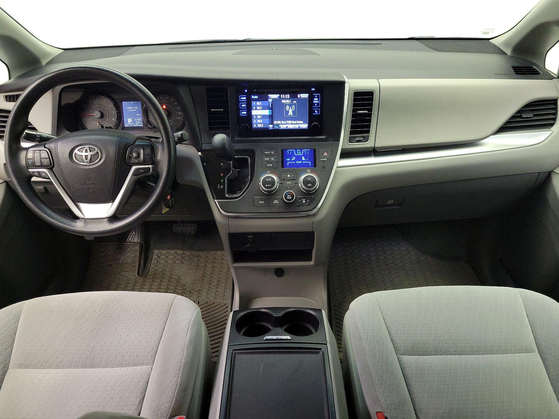 Thumbnail: 2015 Toyota Sienna - 9