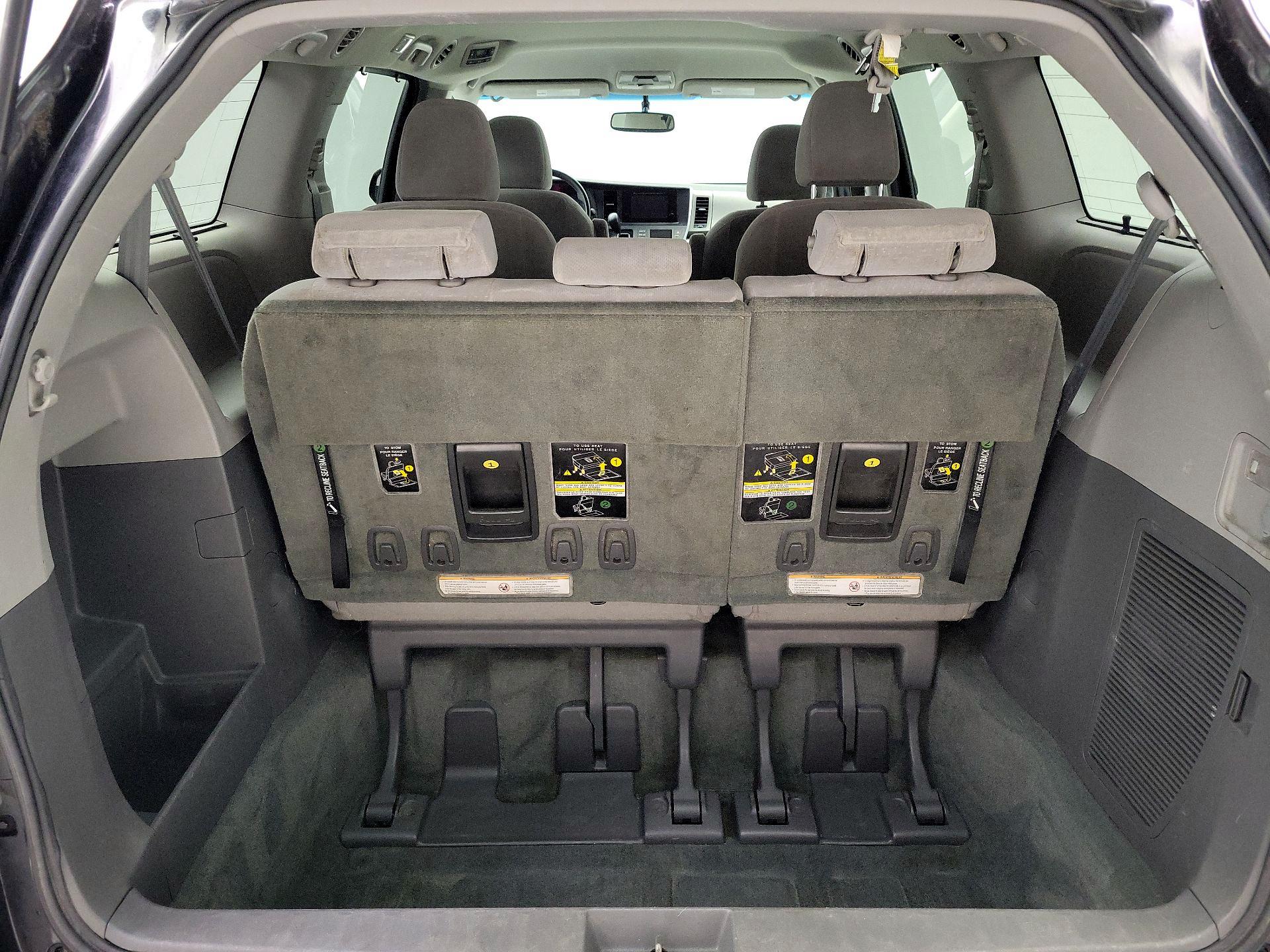 Thumbnail: 2015 Toyota Sienna - 19