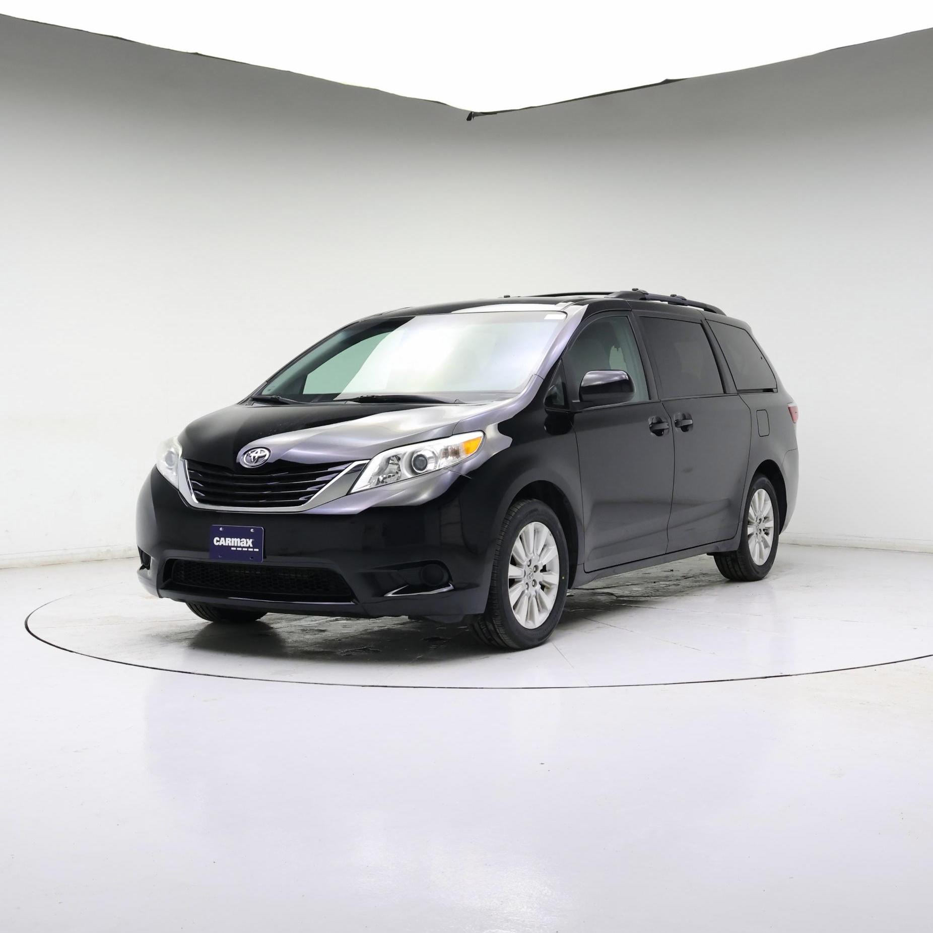 Thumbnail: 2015 Toyota Sienna - 4