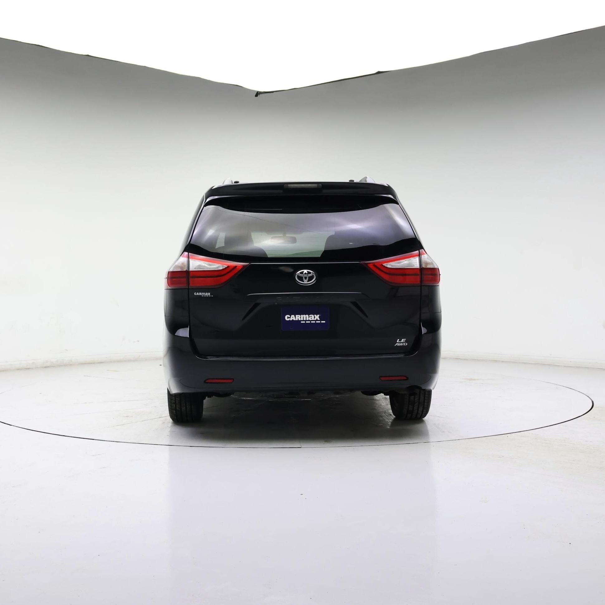 Thumbnail: 2015 Toyota Sienna - 6