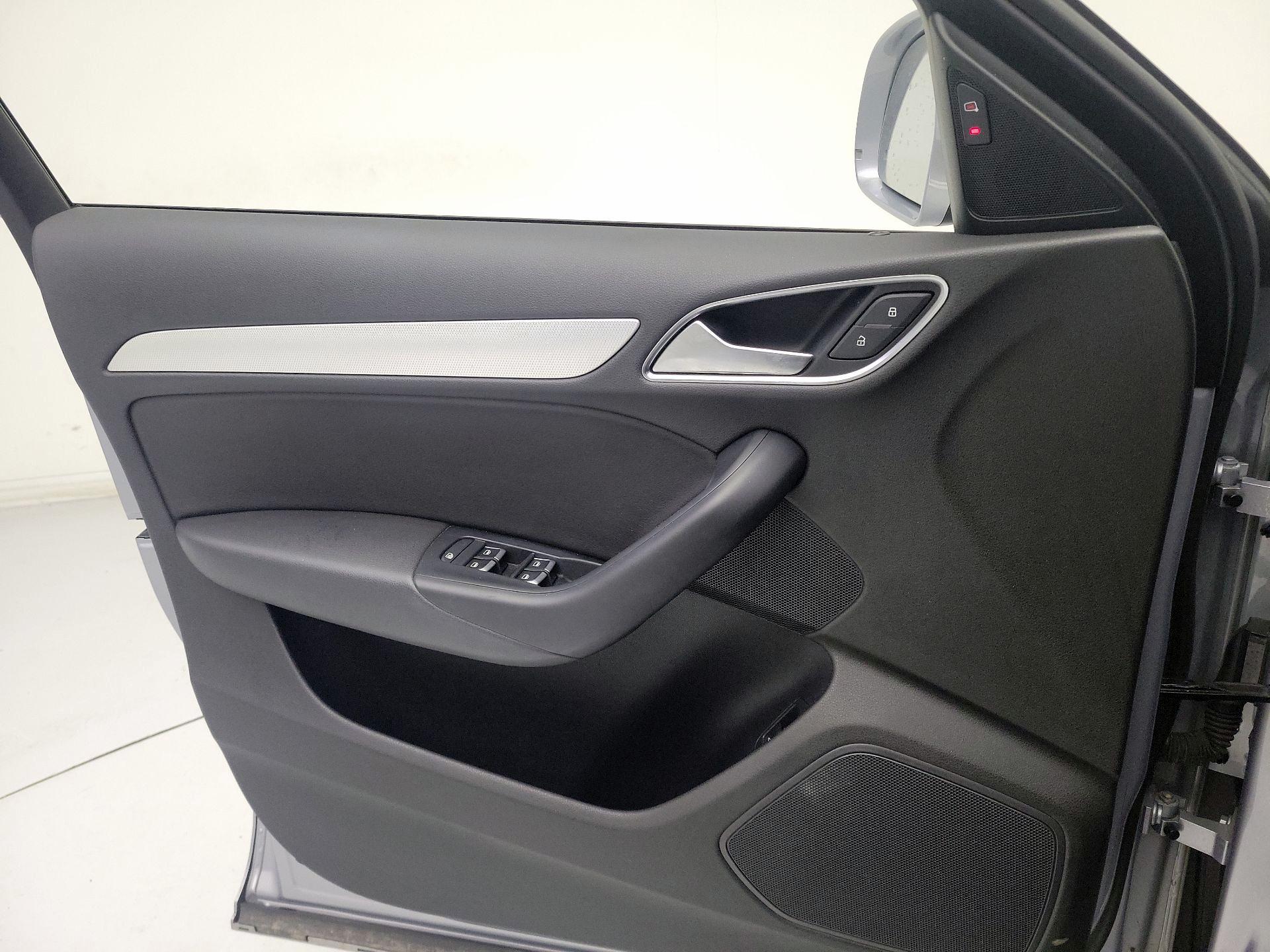 Thumbnail: 2015 Audi Q3 - 12