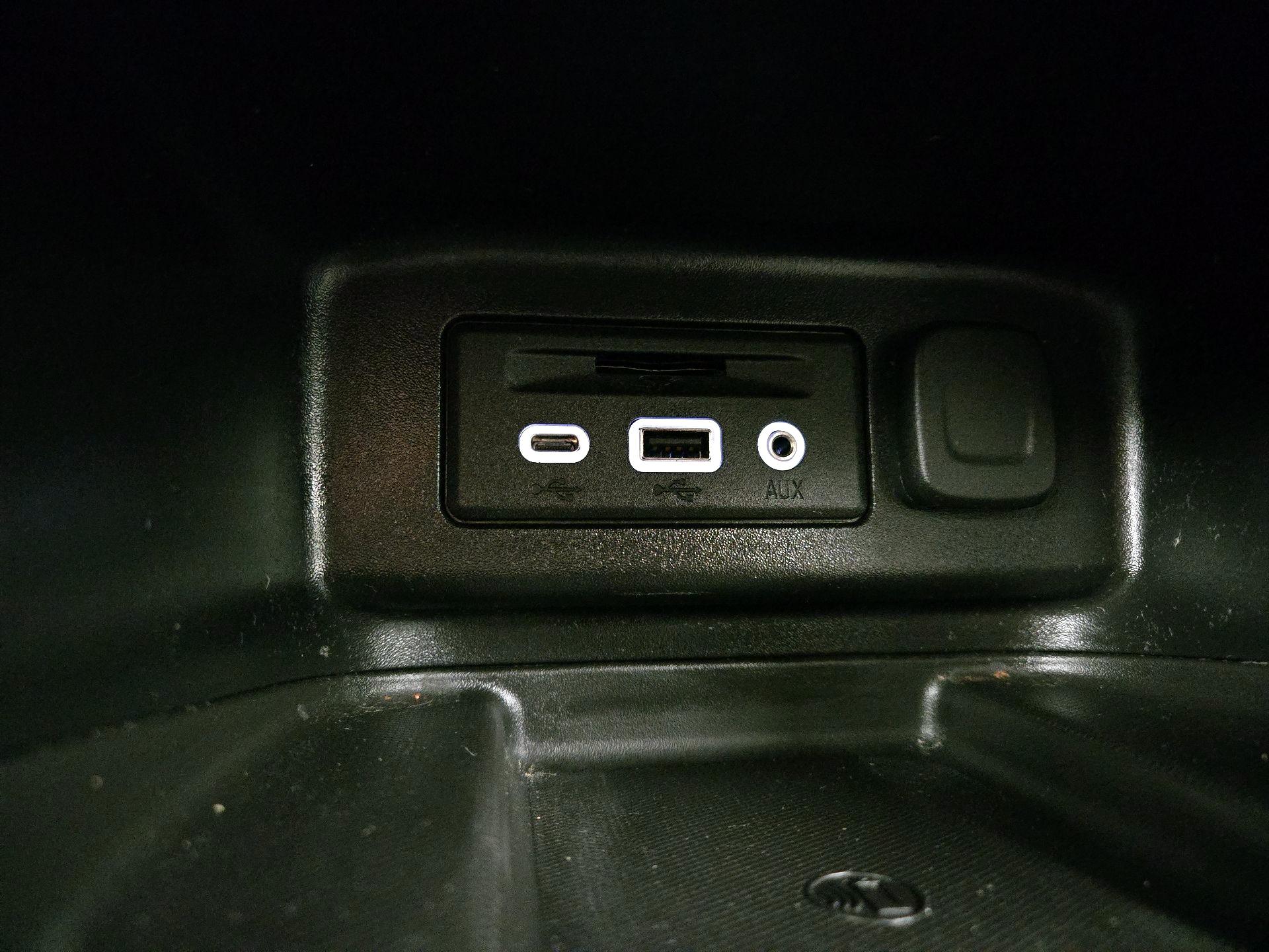 Thumbnail: 2020 Chevrolet Equinox - 17