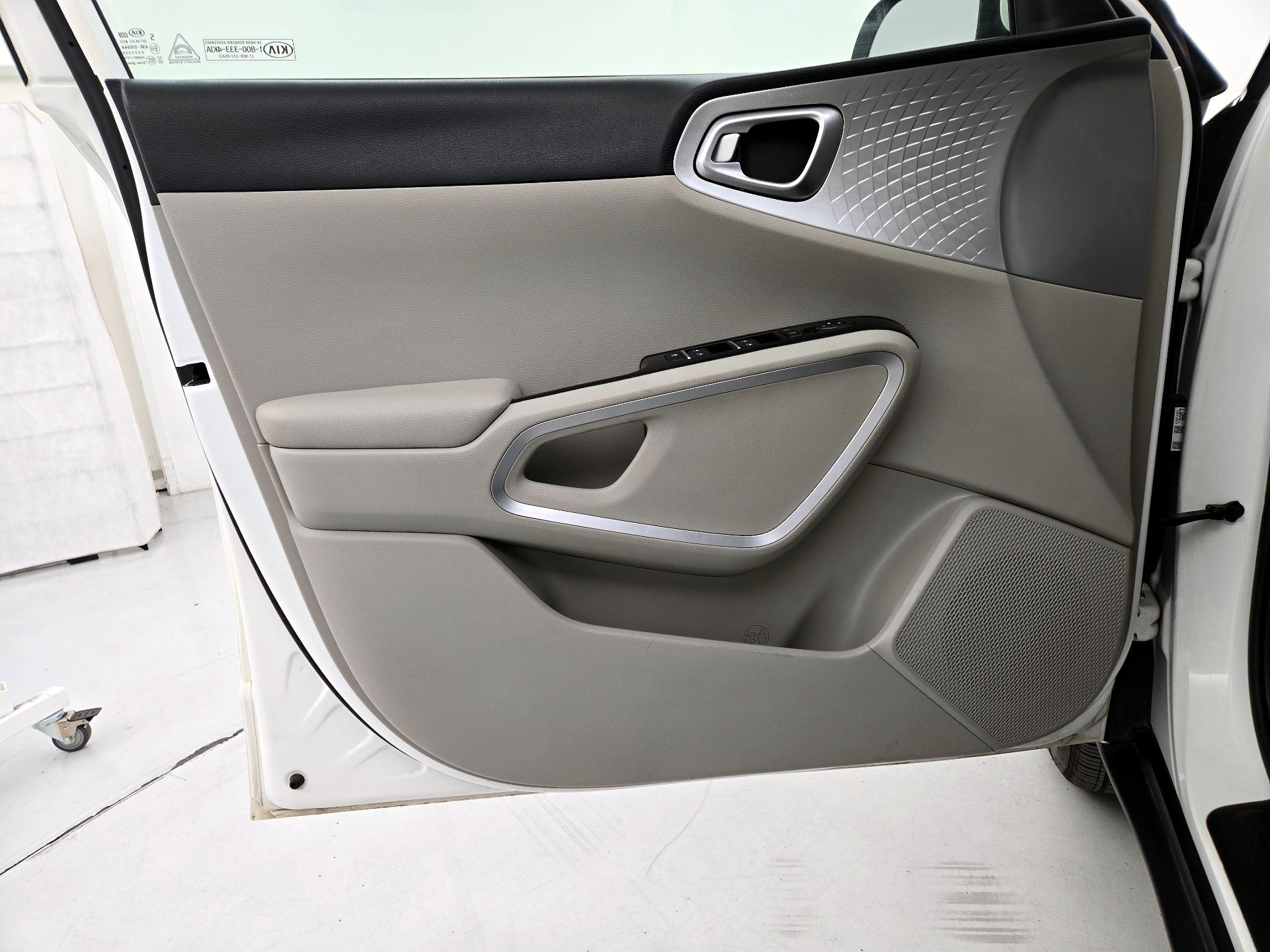 Thumbnail: 2020 Kia Soul - 12