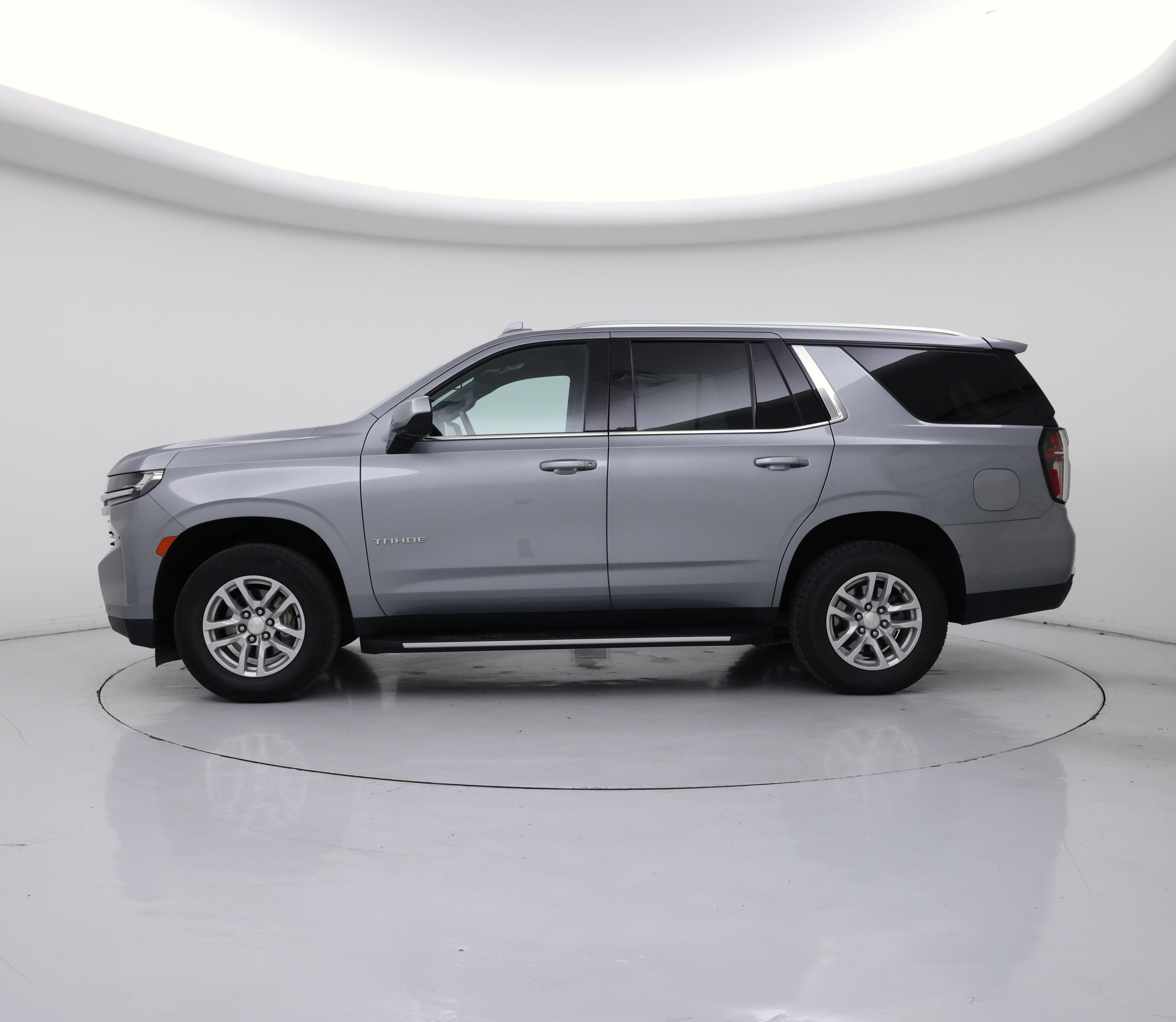 Thumbnail: 2023 Chevrolet Tahoe - 3