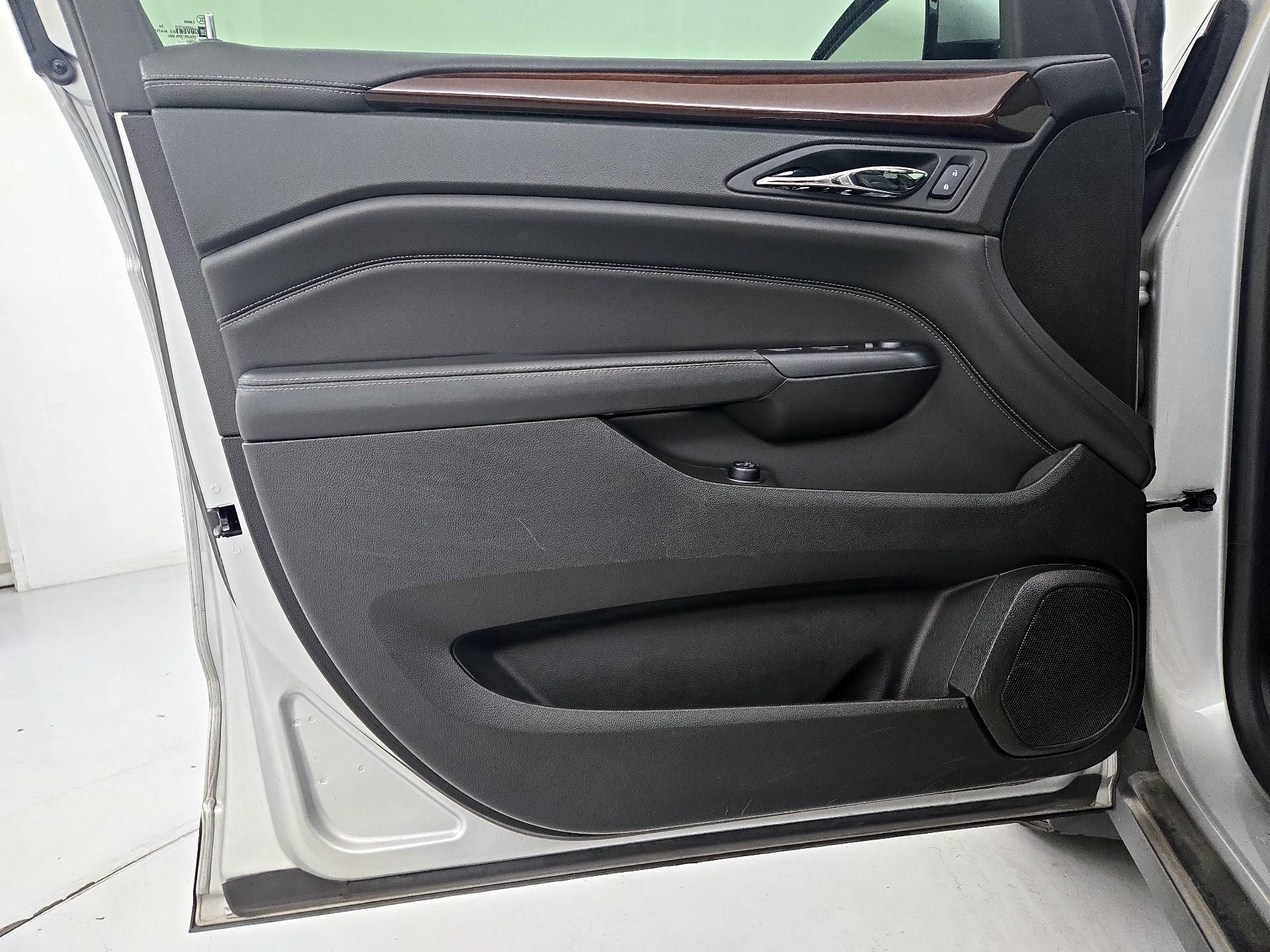 Thumbnail: 2015 Cadillac SRX - 12