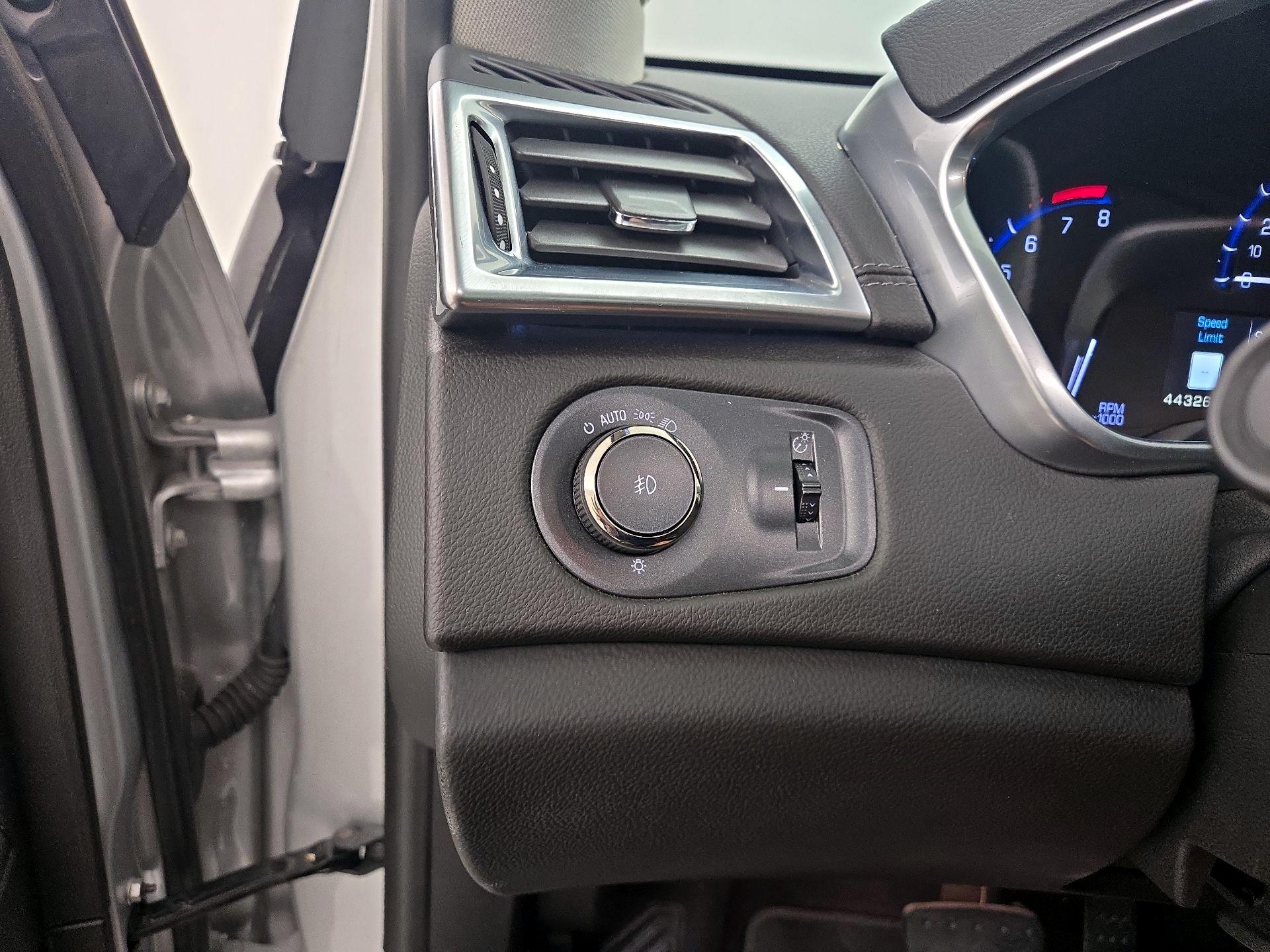 Thumbnail: 2015 Cadillac SRX - 13