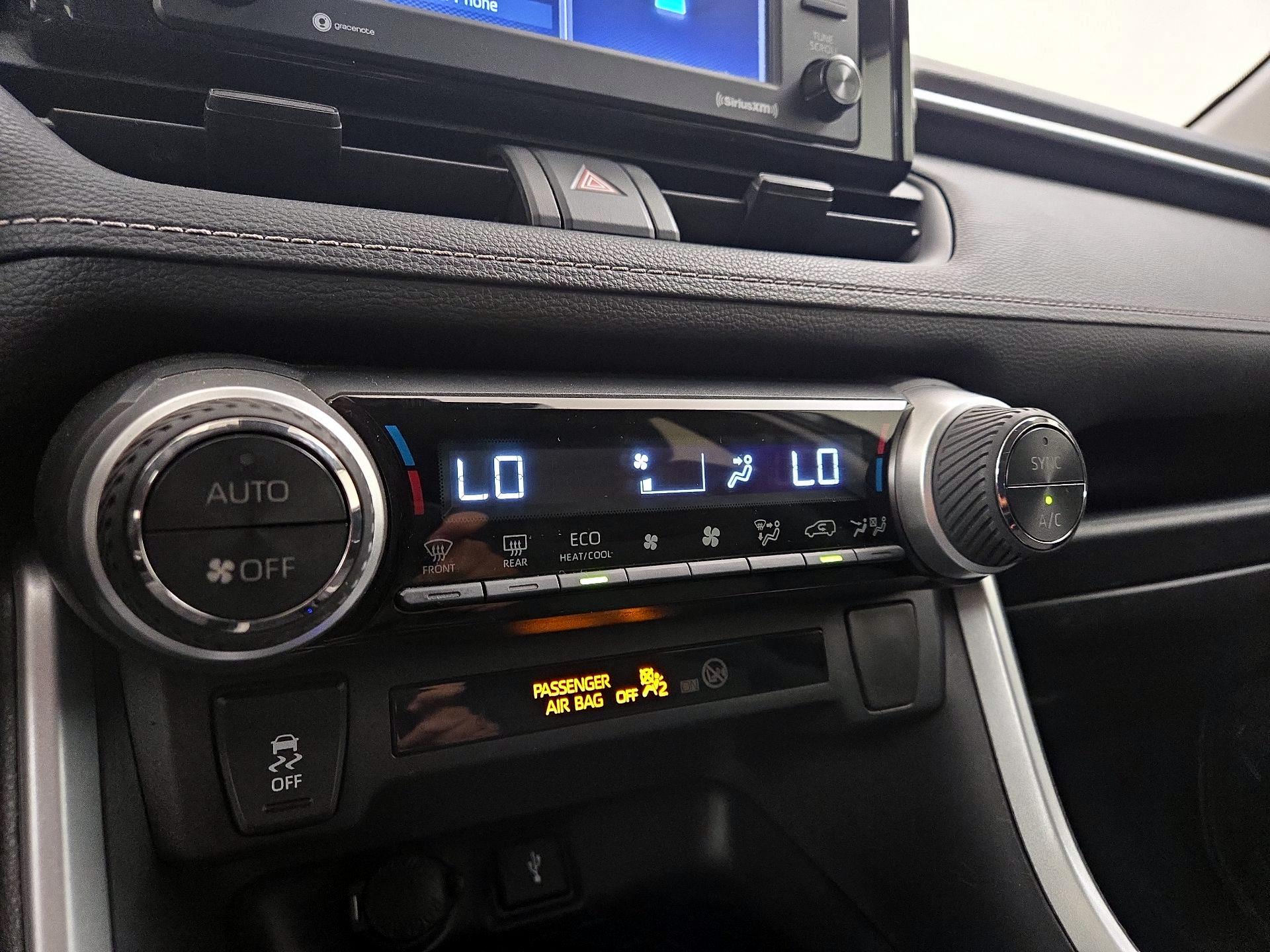 Thumbnail: 2020 Toyota RAV4 - 16