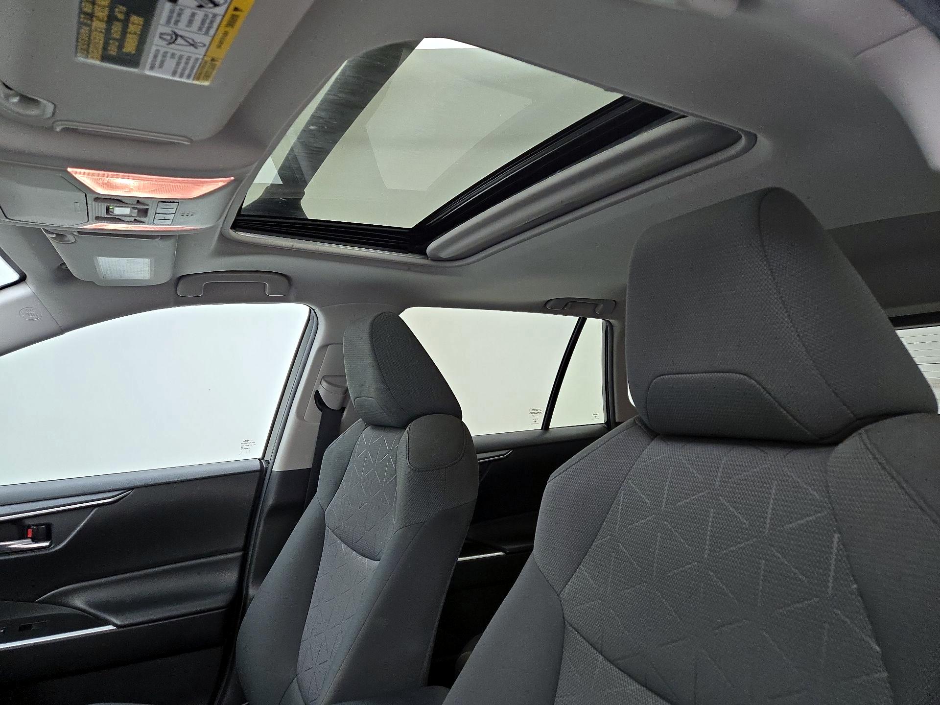 Thumbnail: 2020 Toyota RAV4 - 19