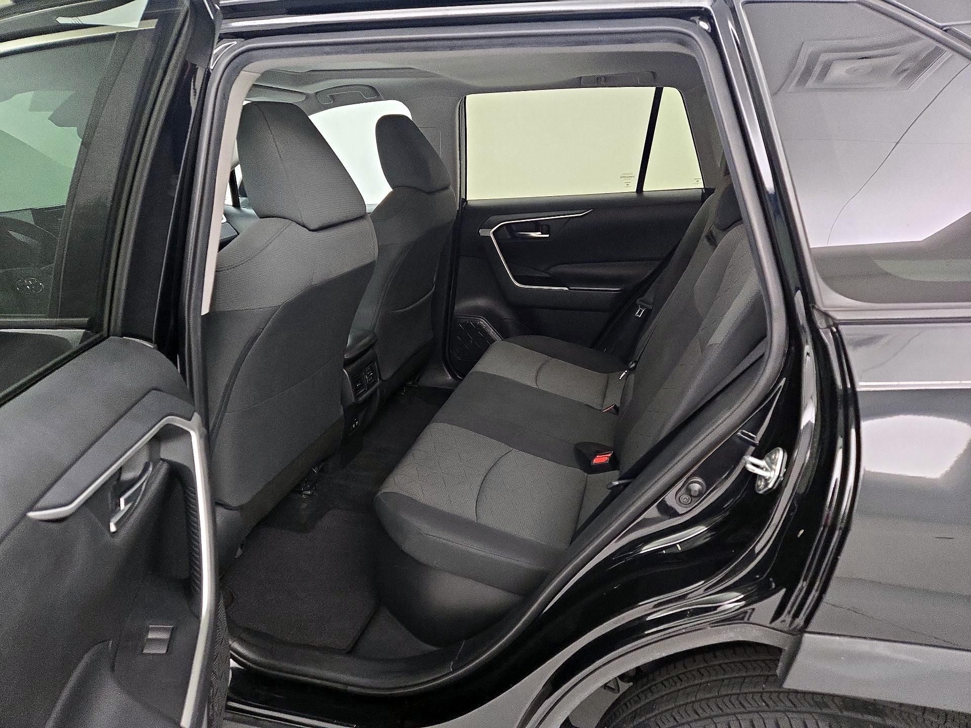 Thumbnail: 2020 Toyota RAV4 - 20