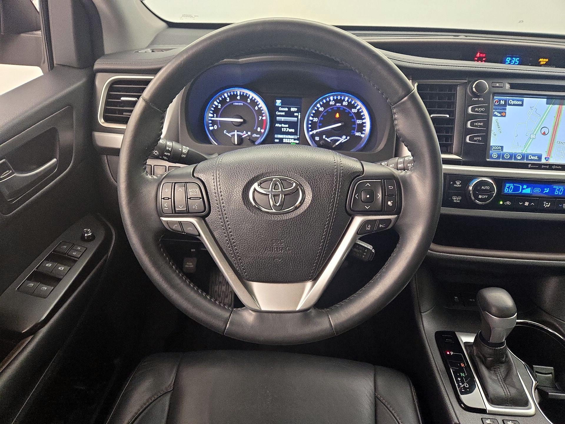 Thumbnail: 2017 Toyota Highlander - 10