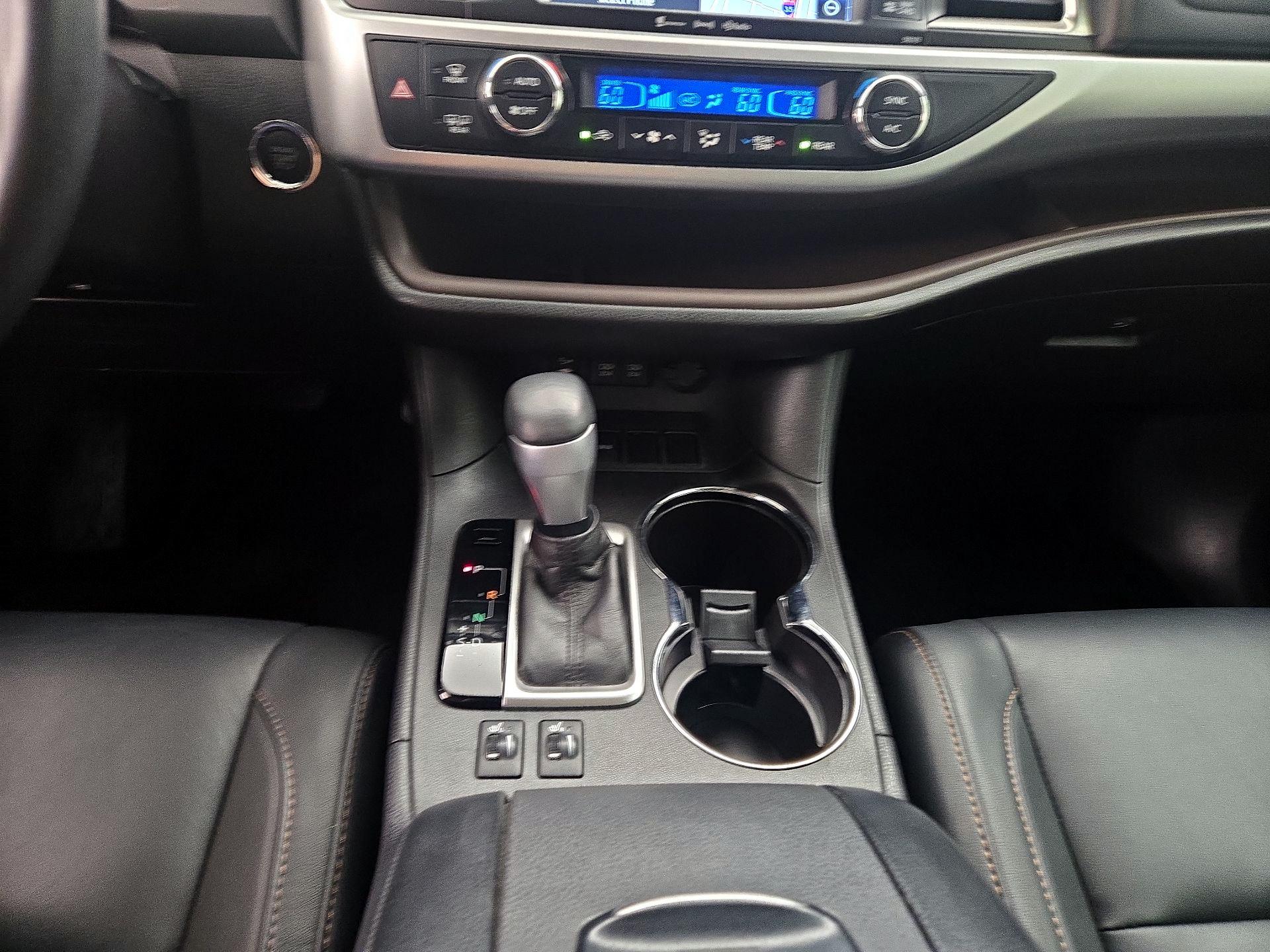 Thumbnail: 2017 Toyota Highlander - 18