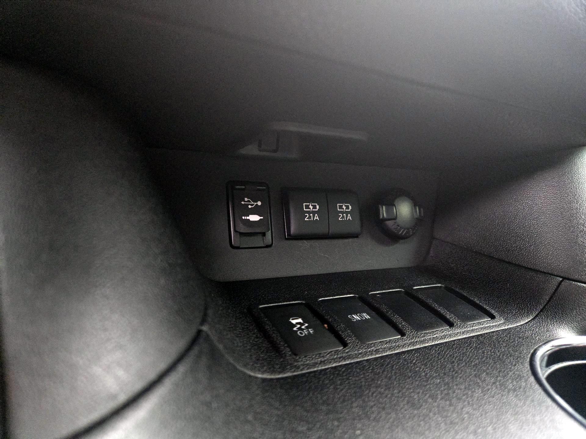 Thumbnail: 2017 Toyota Highlander - 19