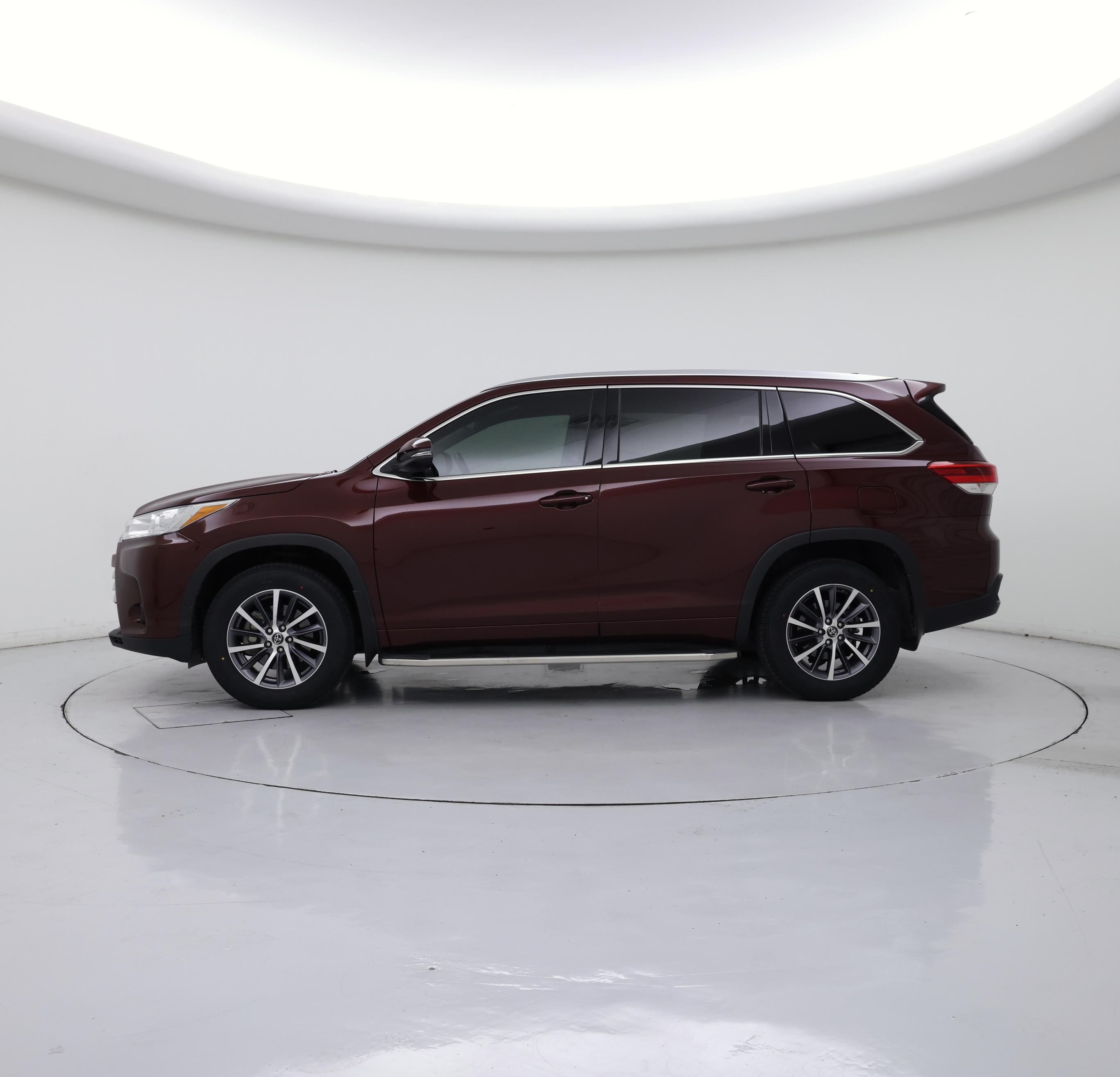 Thumbnail: 2017 Toyota Highlander - 3