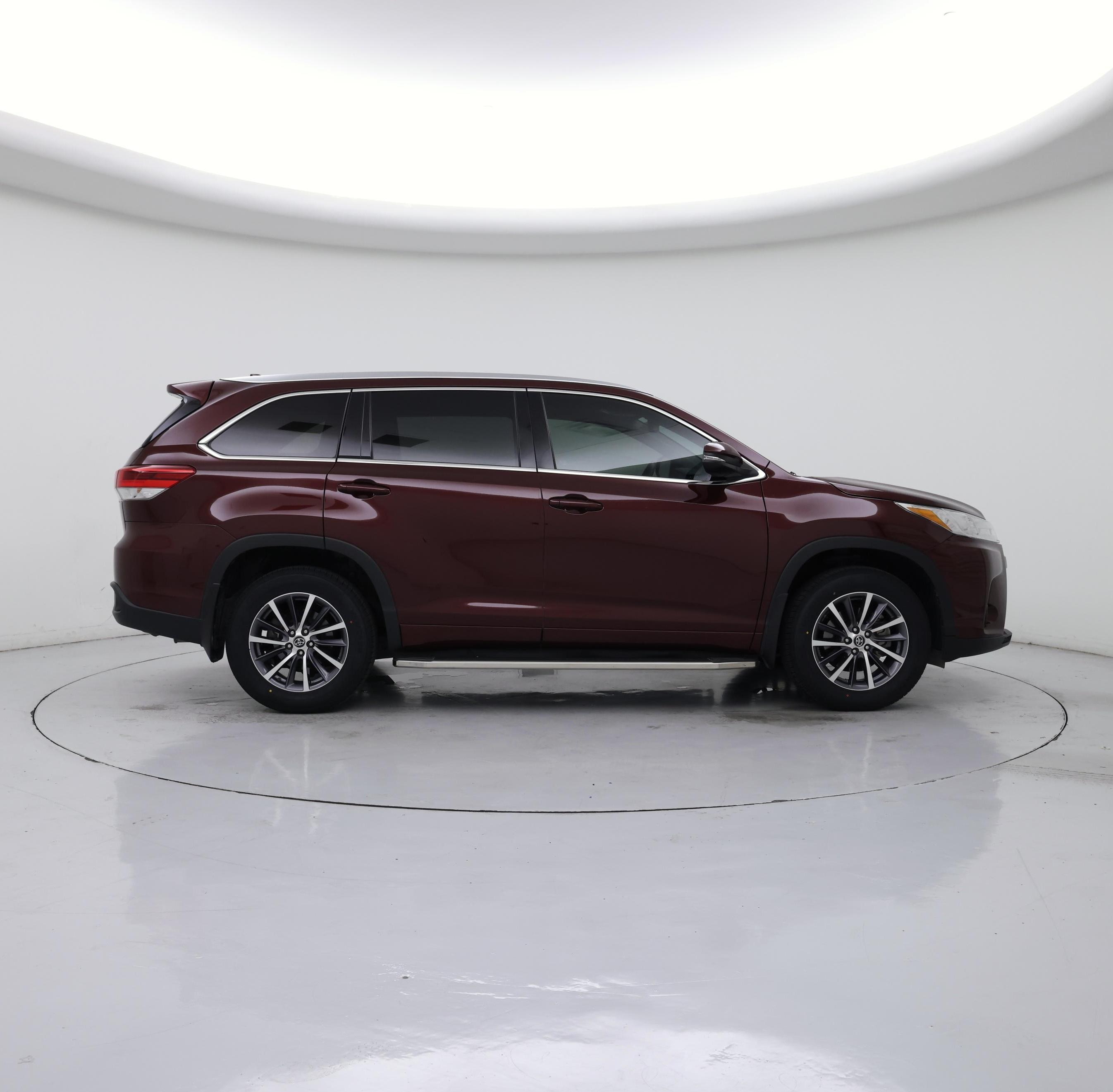 Thumbnail: 2017 Toyota Highlander - 7