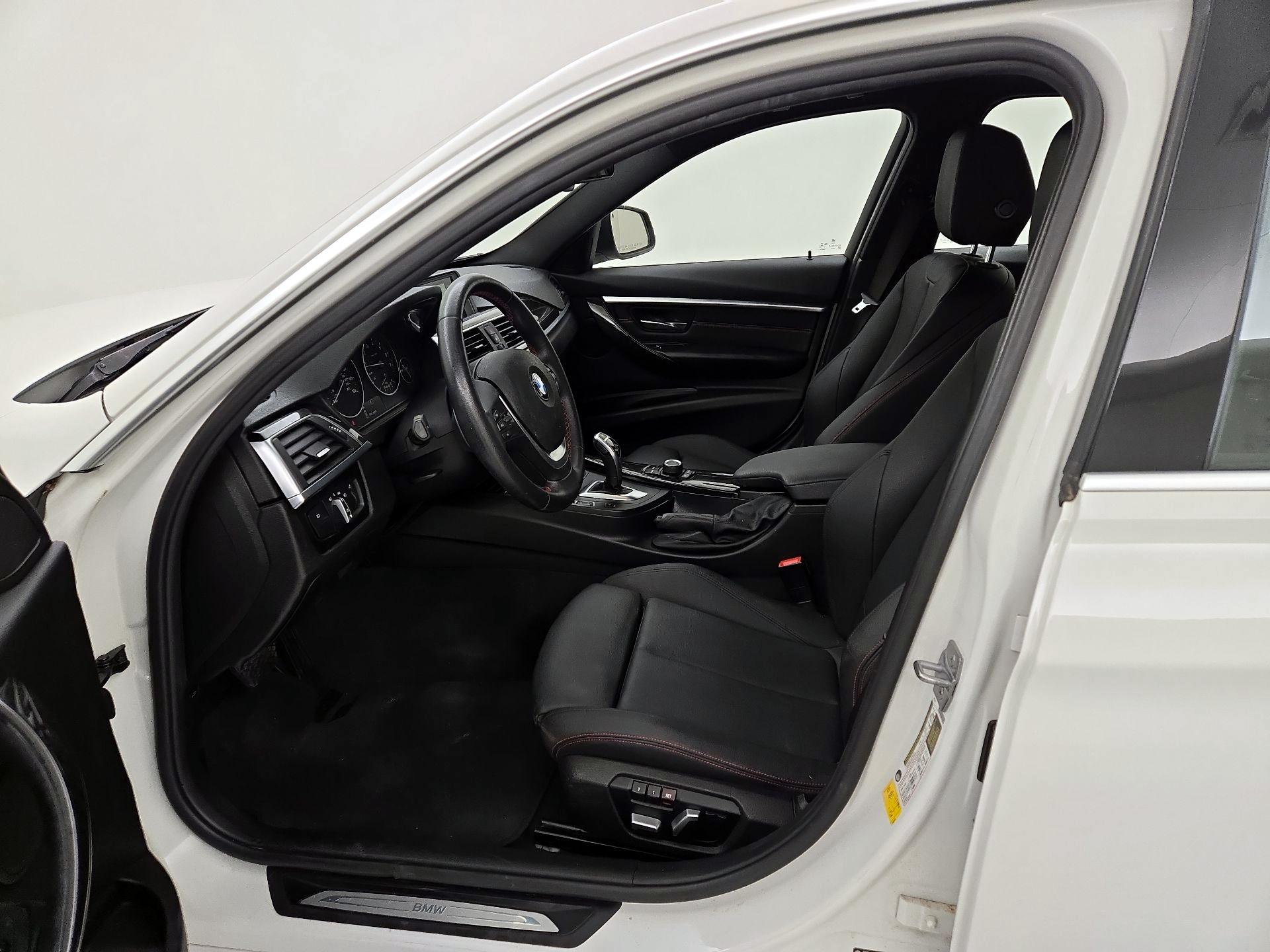 Thumbnail: 2017 BMW 3 Series - 11