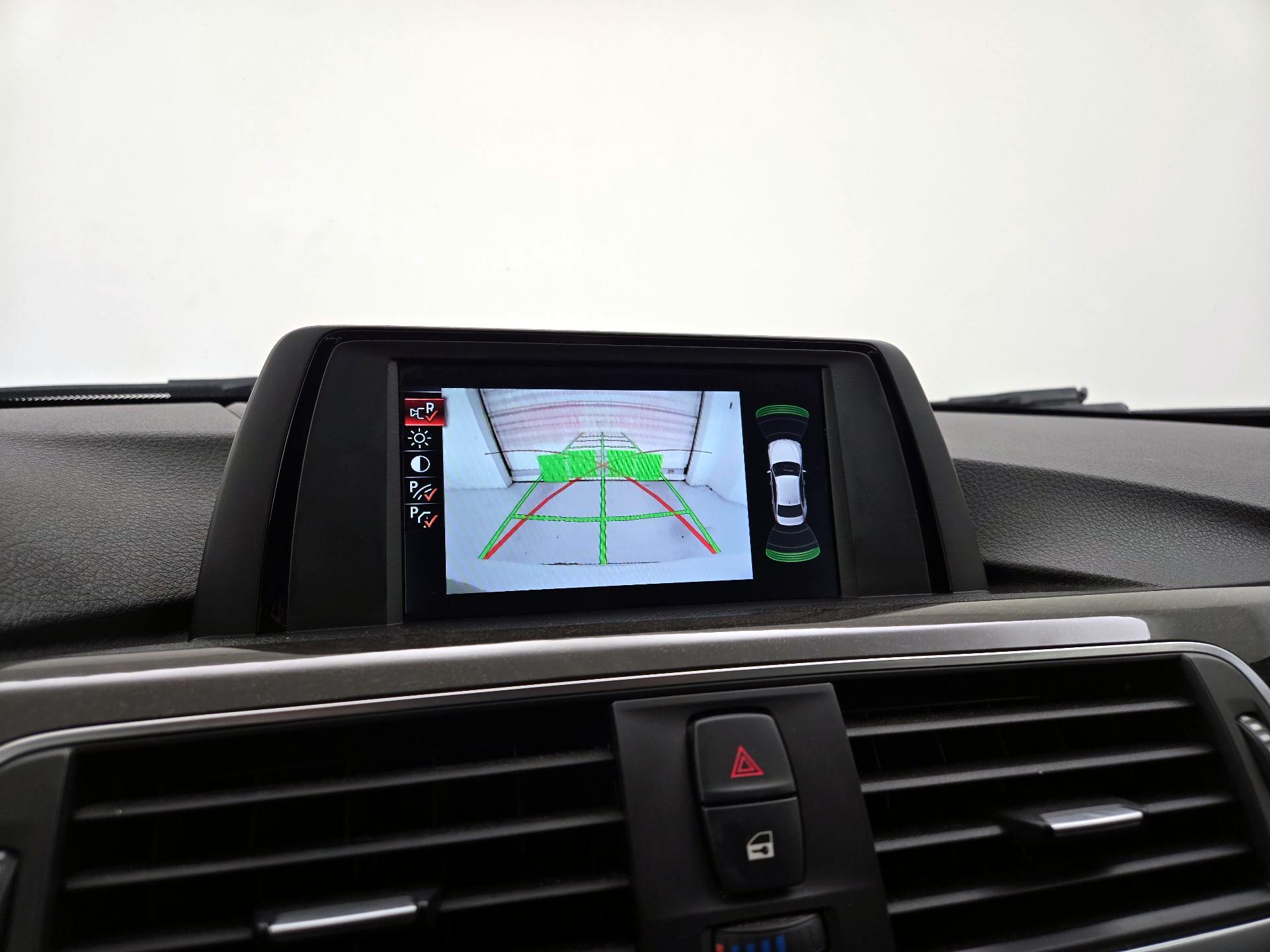 Thumbnail: 2017 BMW 3 Series - 14