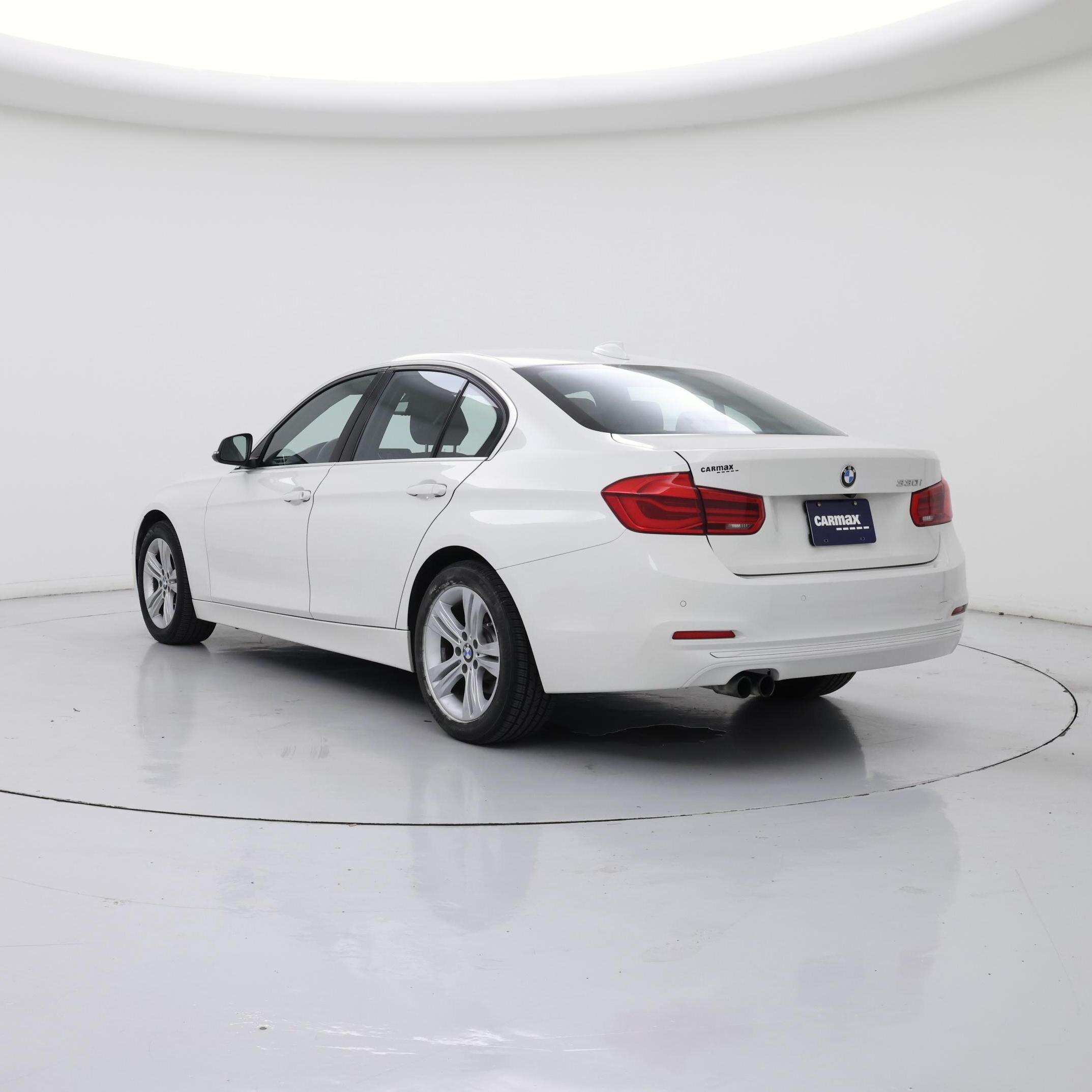 Thumbnail: 2017 BMW 3 Series - 2