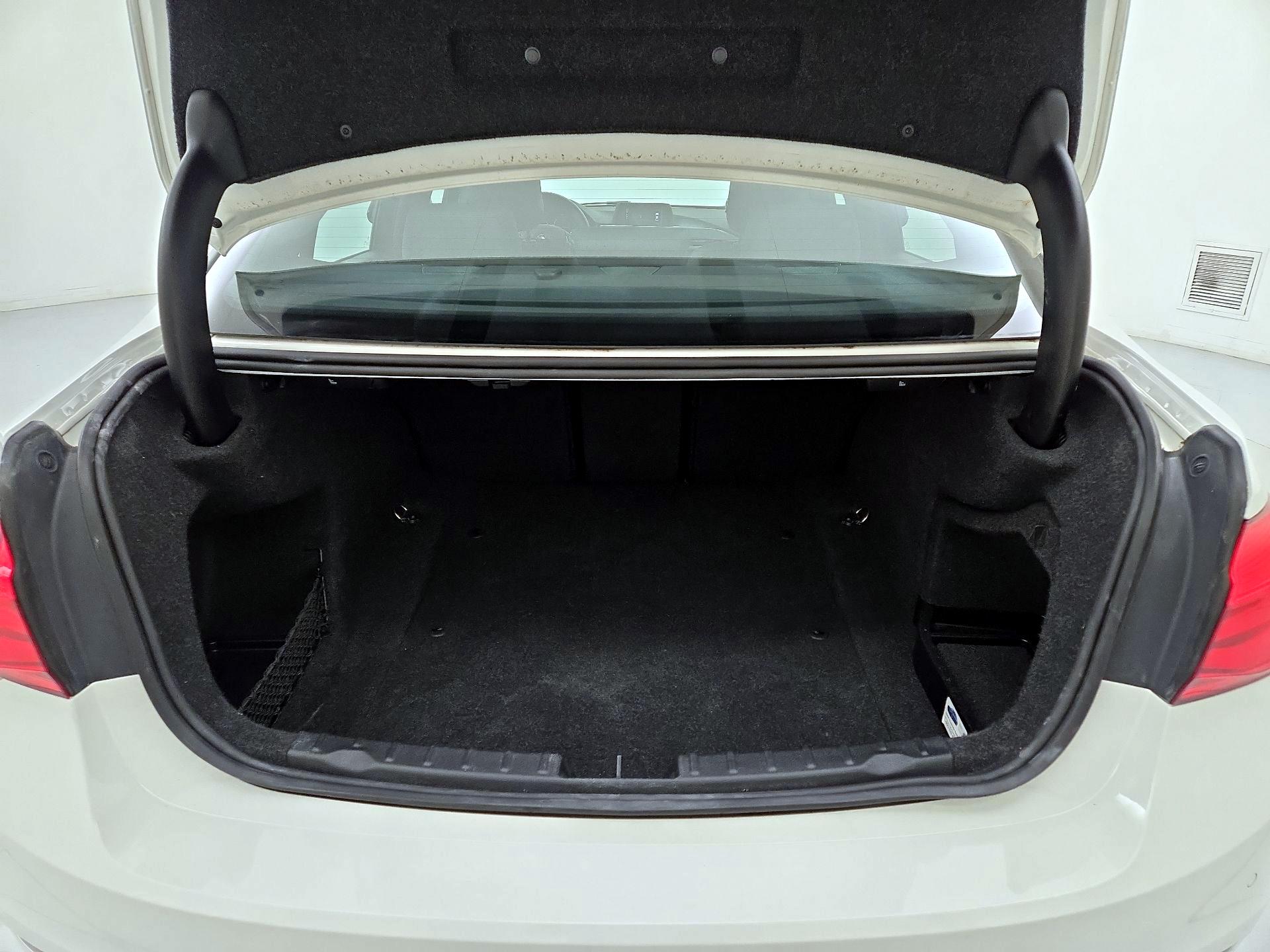 Thumbnail: 2017 BMW 3 Series - 20