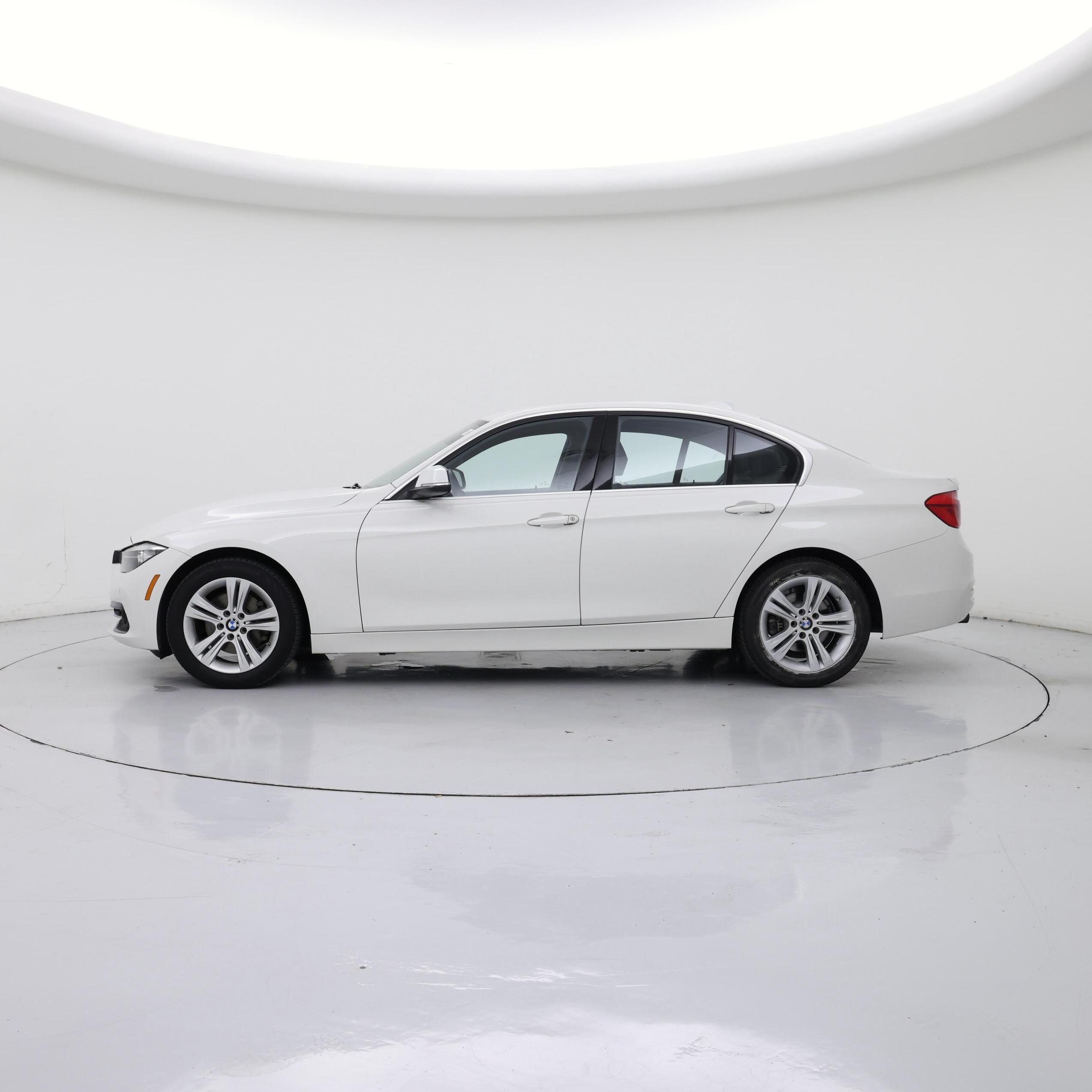 Thumbnail: 2017 BMW 3 Series - 3