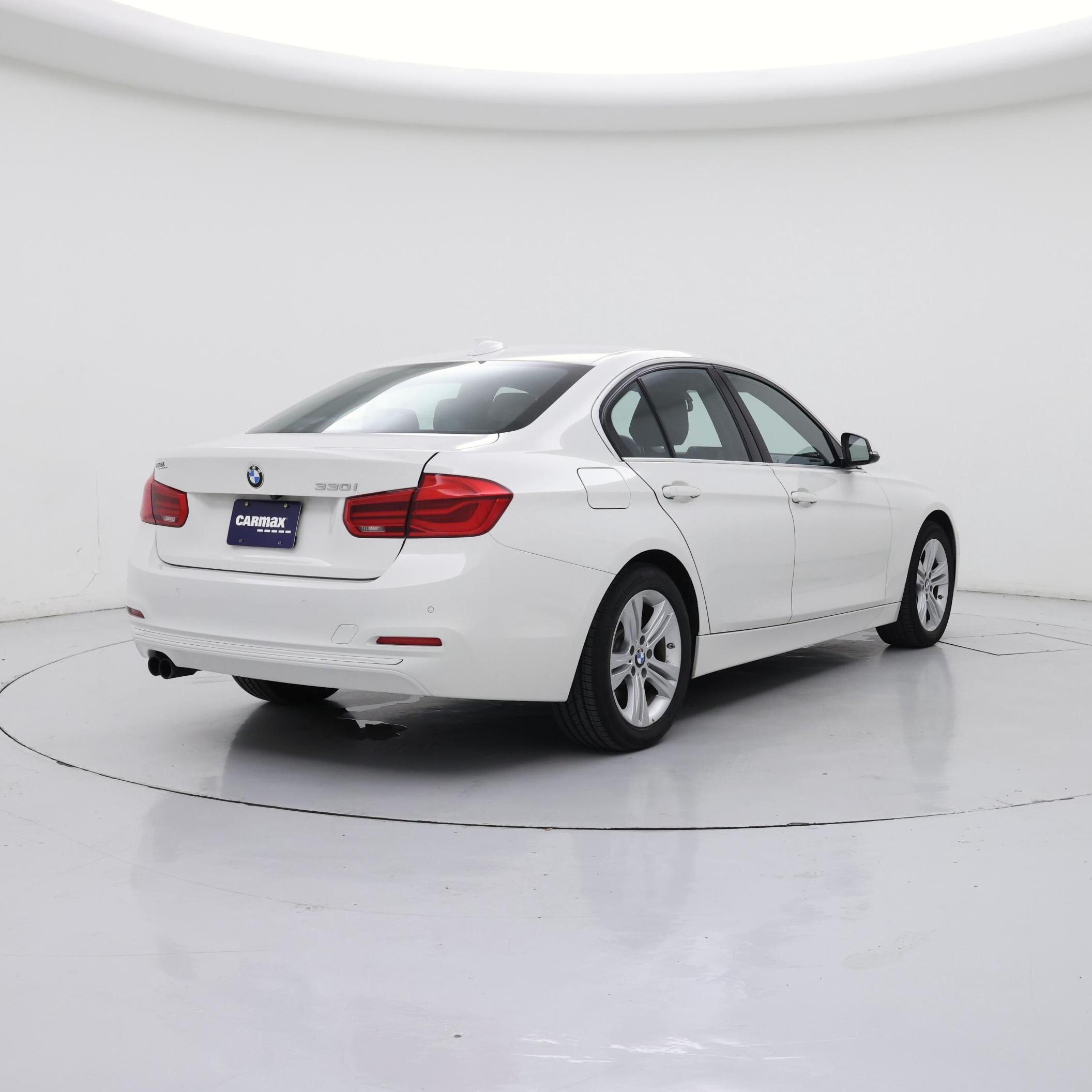 Thumbnail: 2017 BMW 3 Series - 8