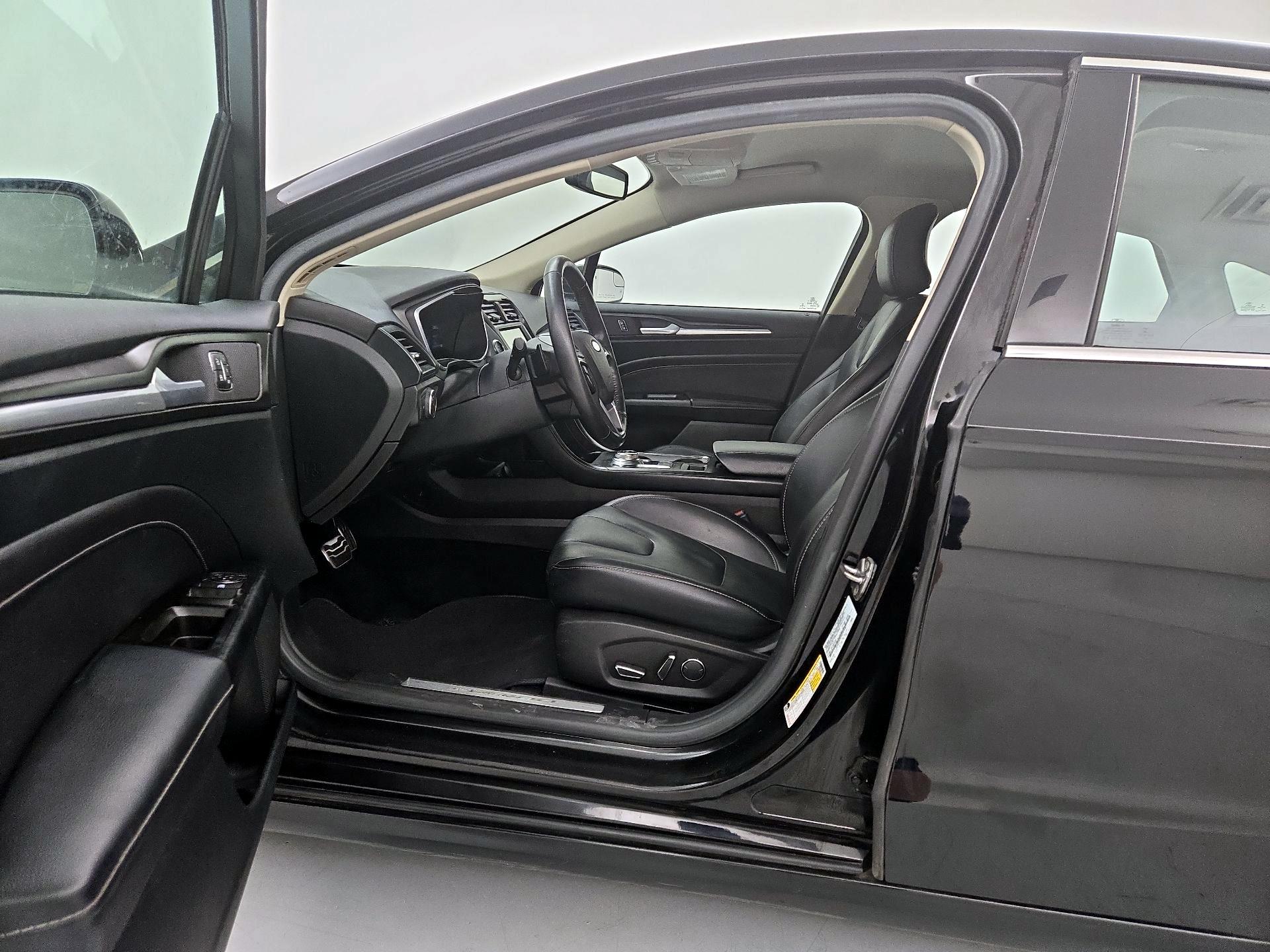 Thumbnail: 2017 Ford Fusion - 11