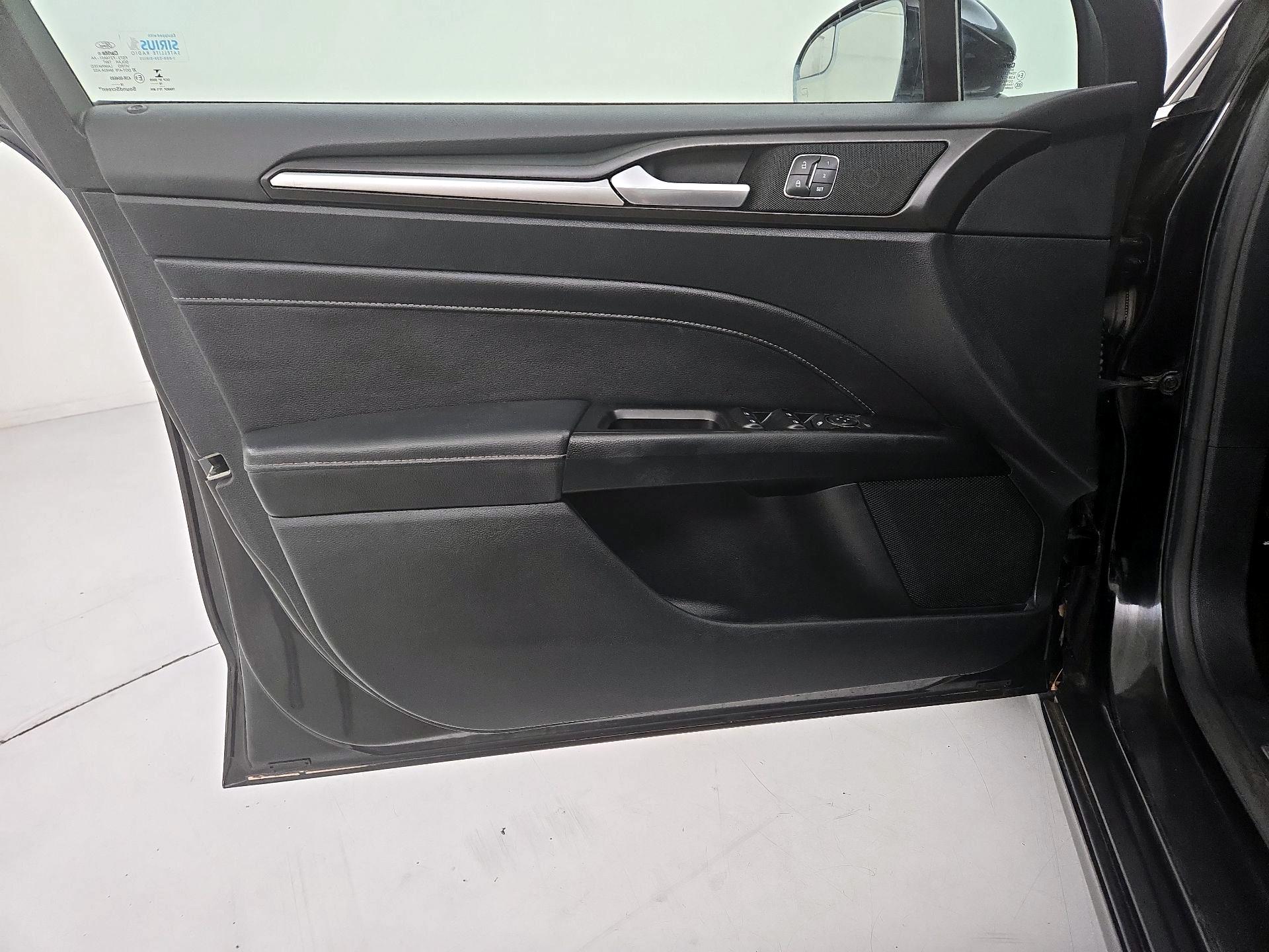 Thumbnail: 2017 Ford Fusion - 12