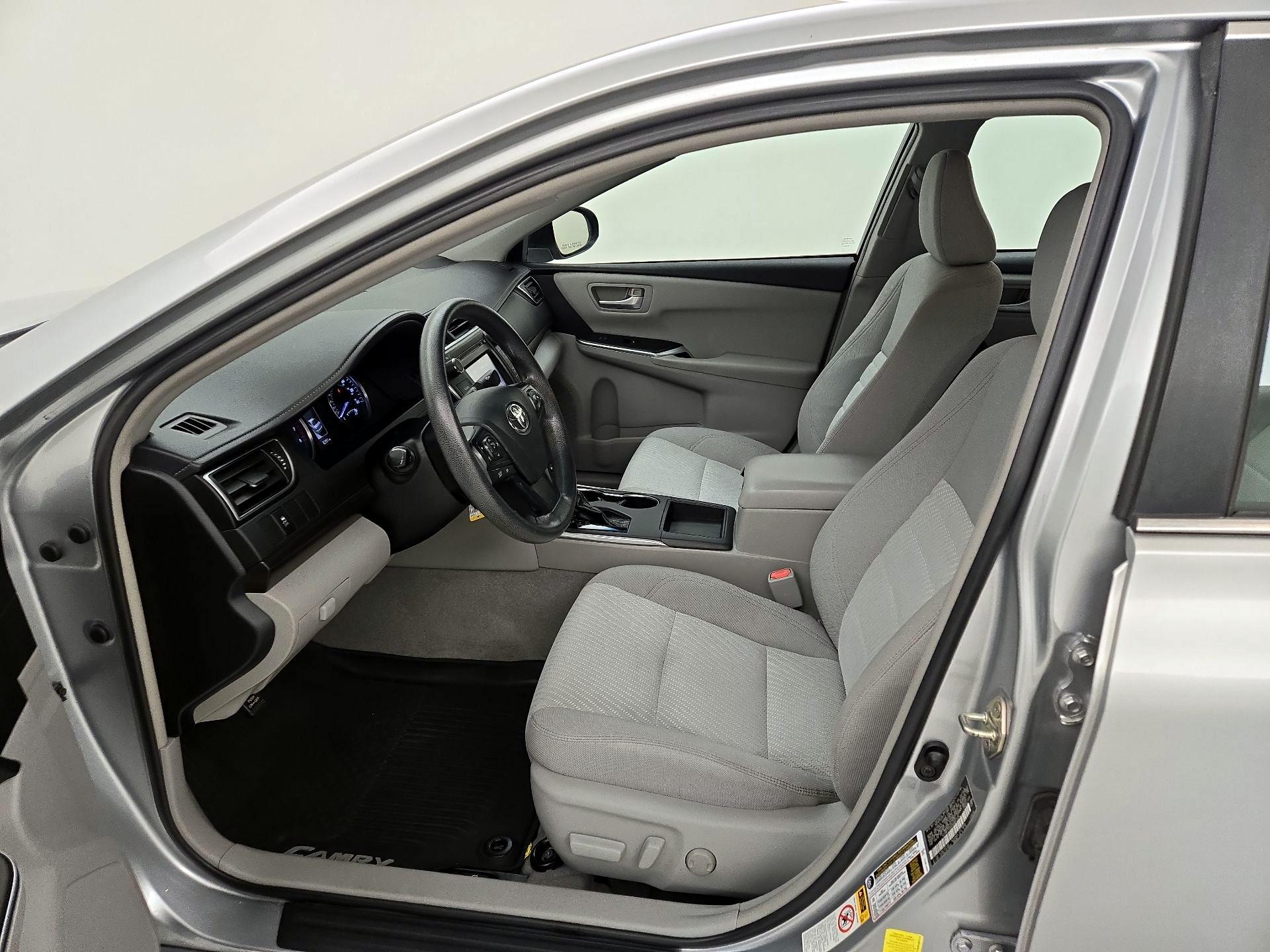 Thumbnail: 2017 Toyota Camry - 11