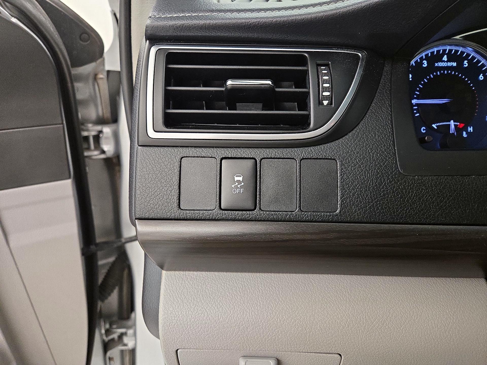 Thumbnail: 2017 Toyota Camry - 13