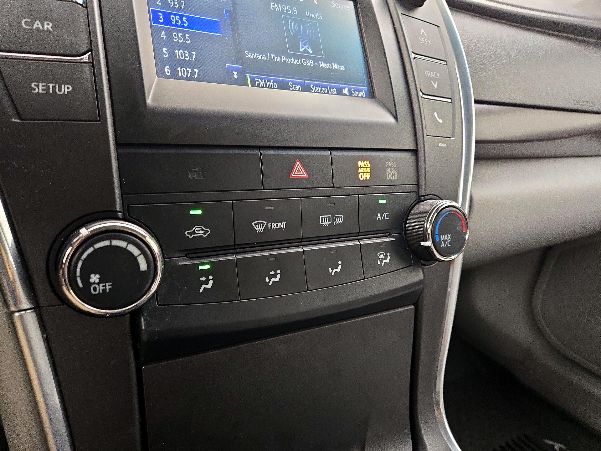 Thumbnail: 2017 Toyota Camry - 16