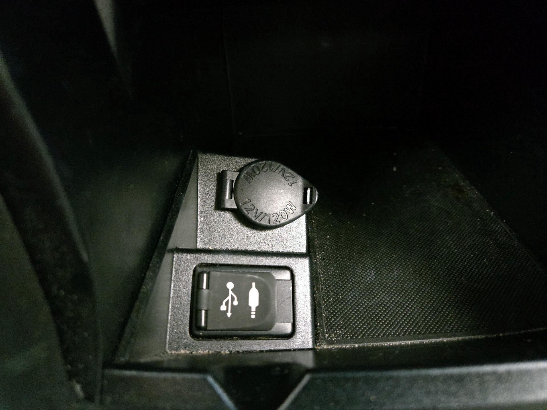 Thumbnail: 2017 Toyota Camry - 18