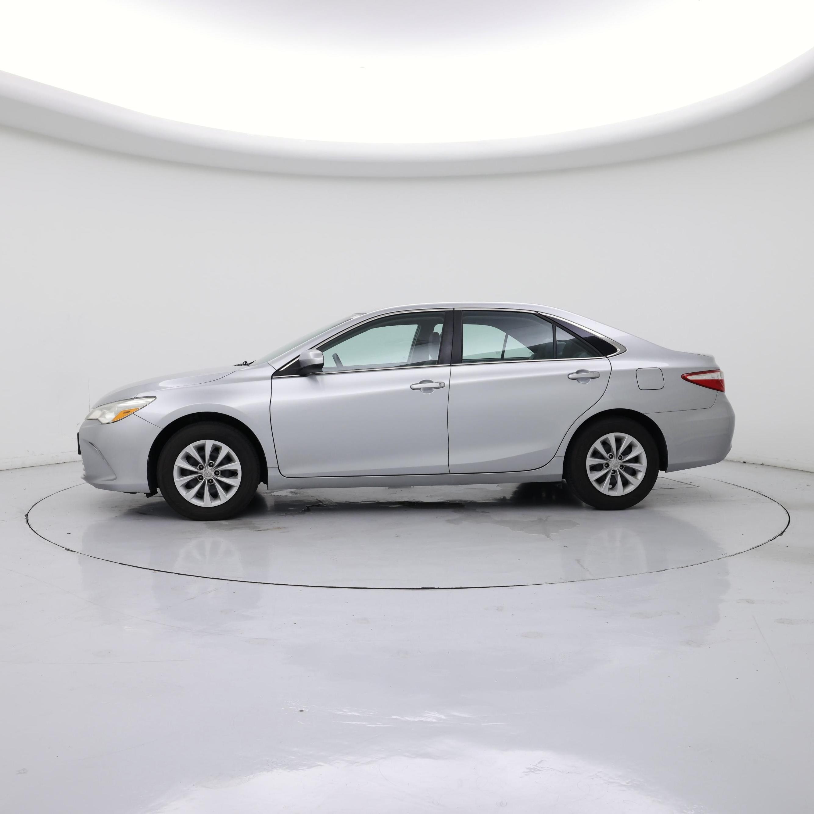 Thumbnail: 2017 Toyota Camry - 3