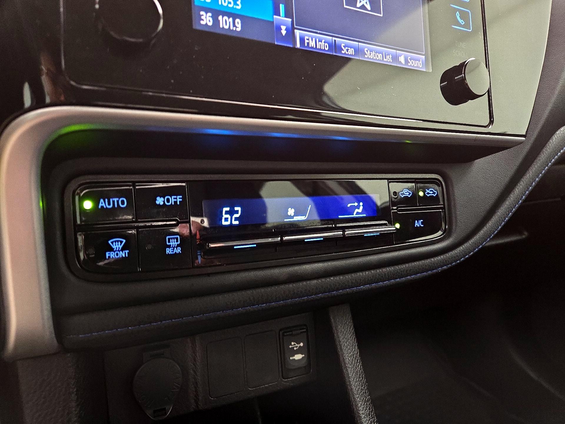 Thumbnail: 2019 Toyota Corolla - 16